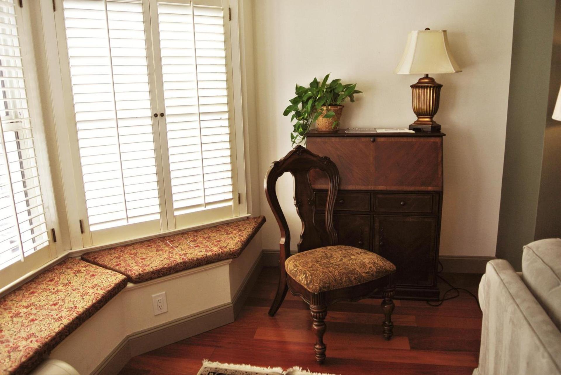 Cow Hollow Inn and Suites photo 15