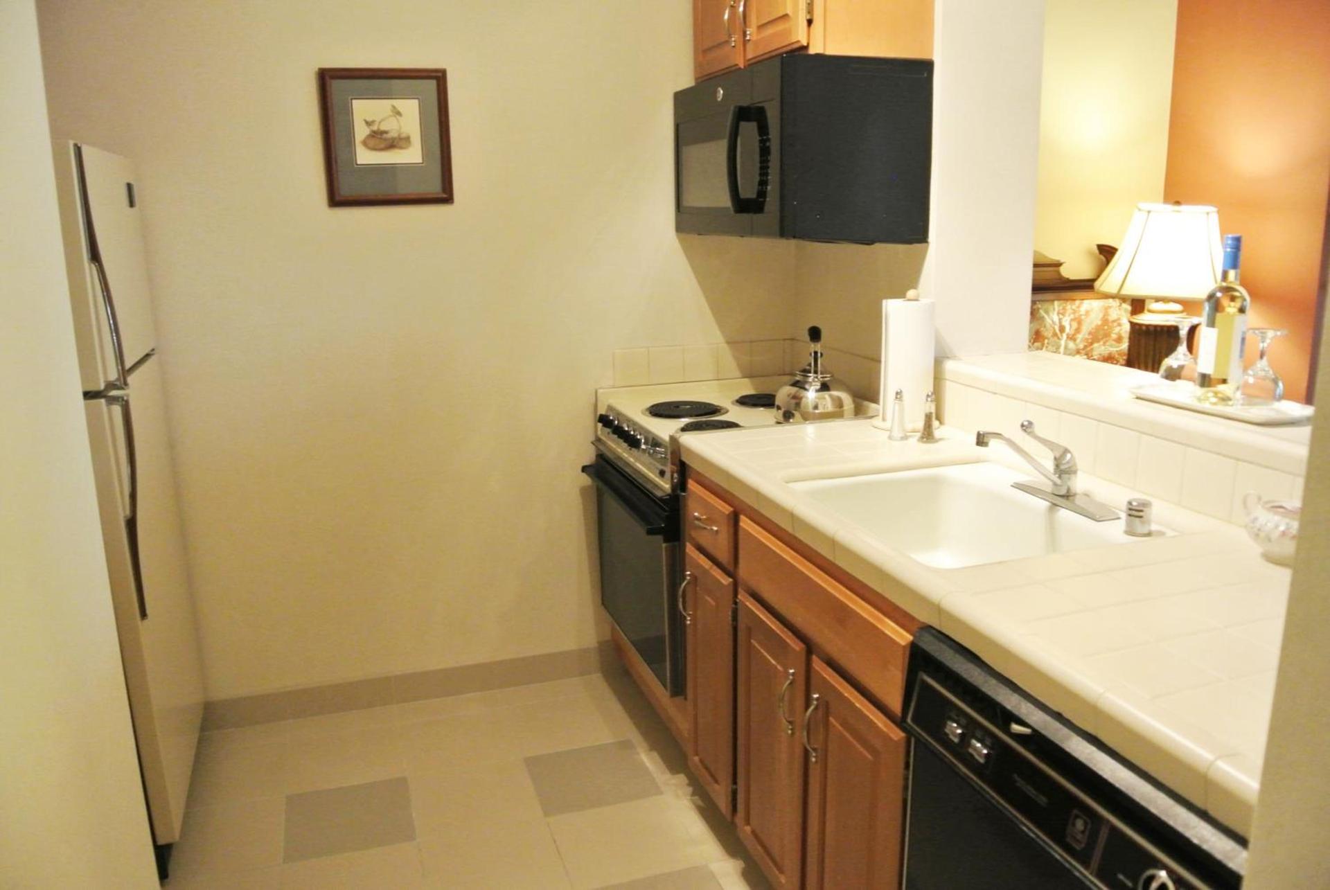 Cow Hollow Inn and Suites photo 31