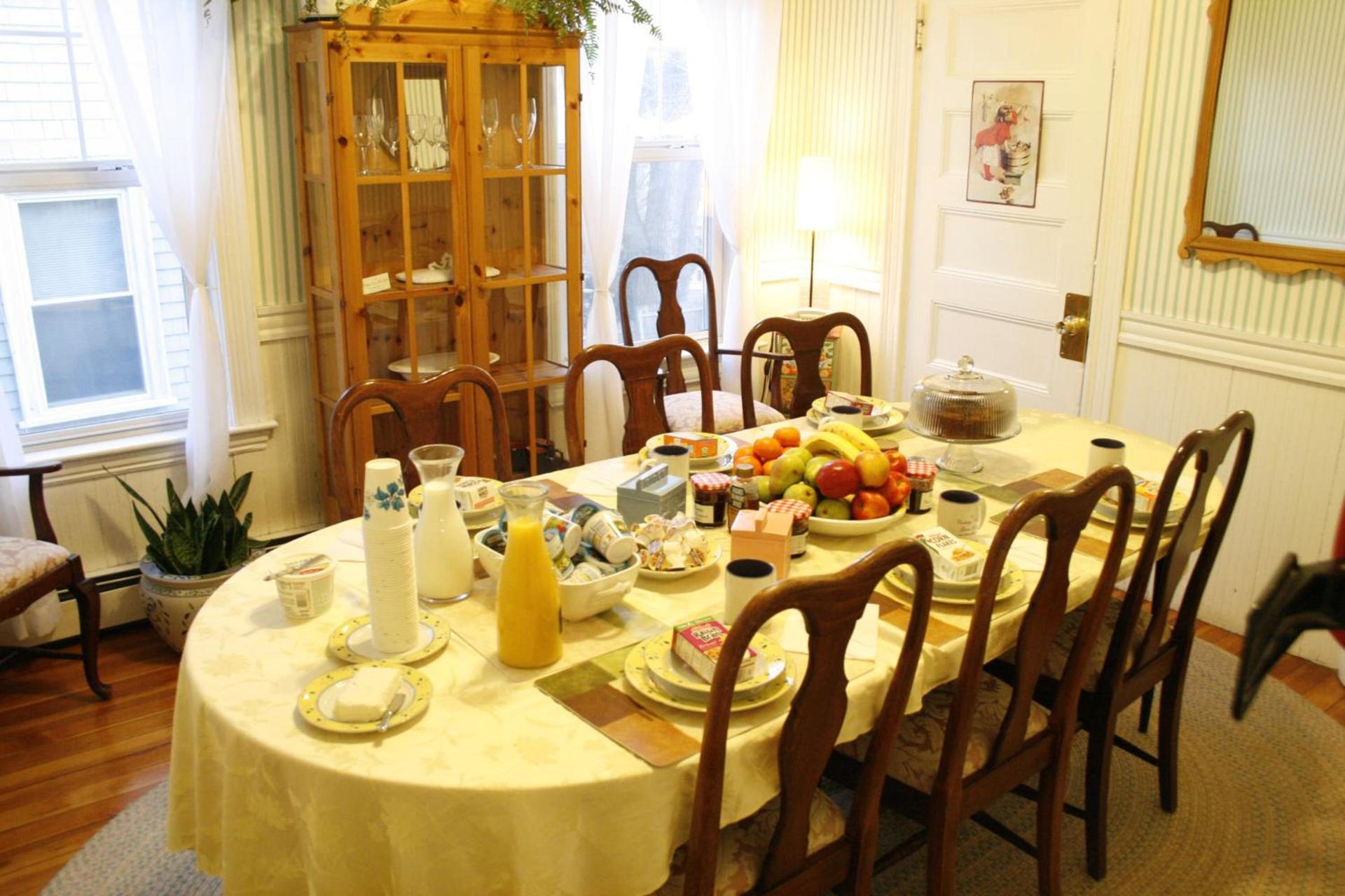 The Coolidge Corner Guest House: A Brookline Bed and Breakfast photo 17