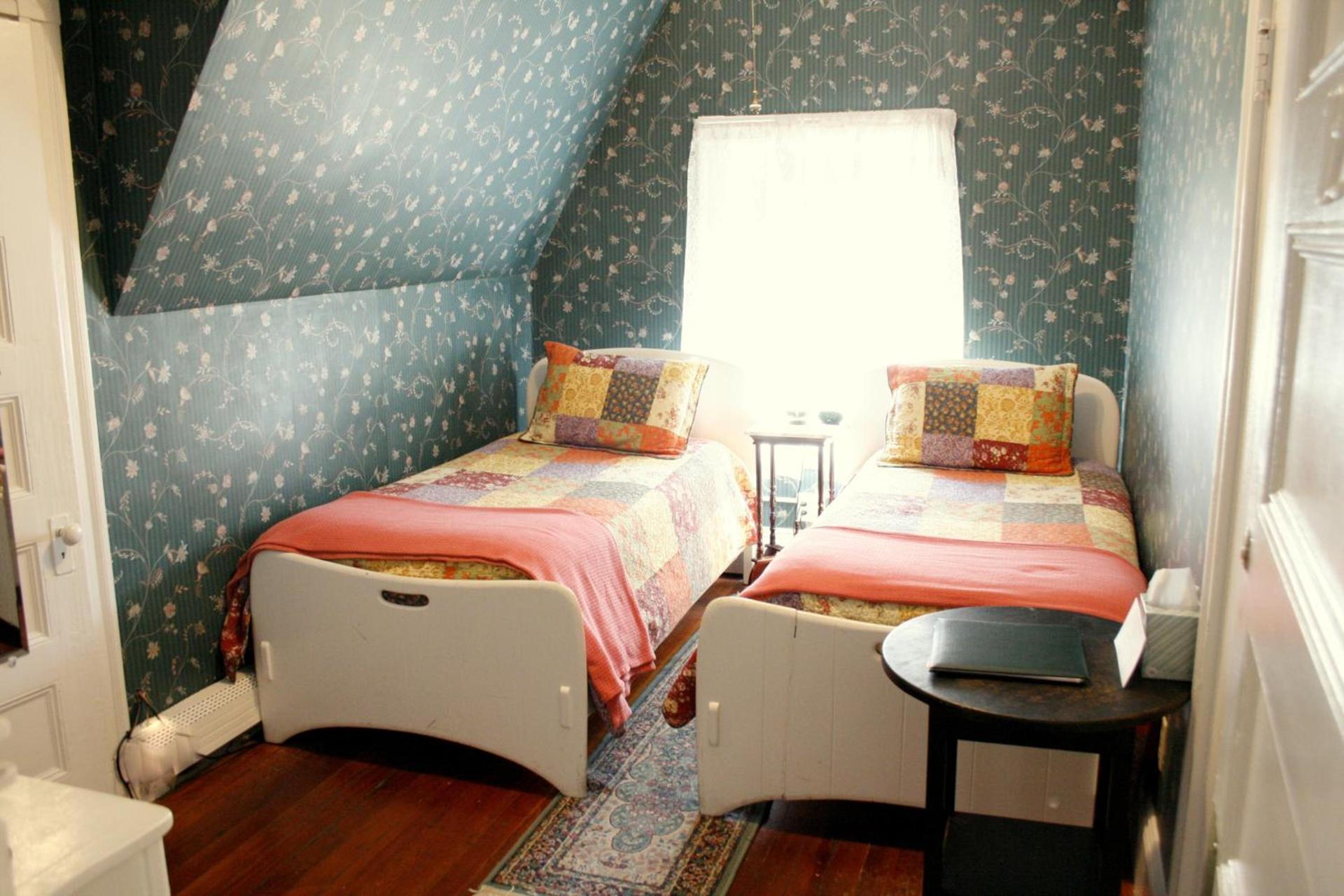 The Coolidge Corner Guest House: A Brookline Bed and Breakfast photo 18