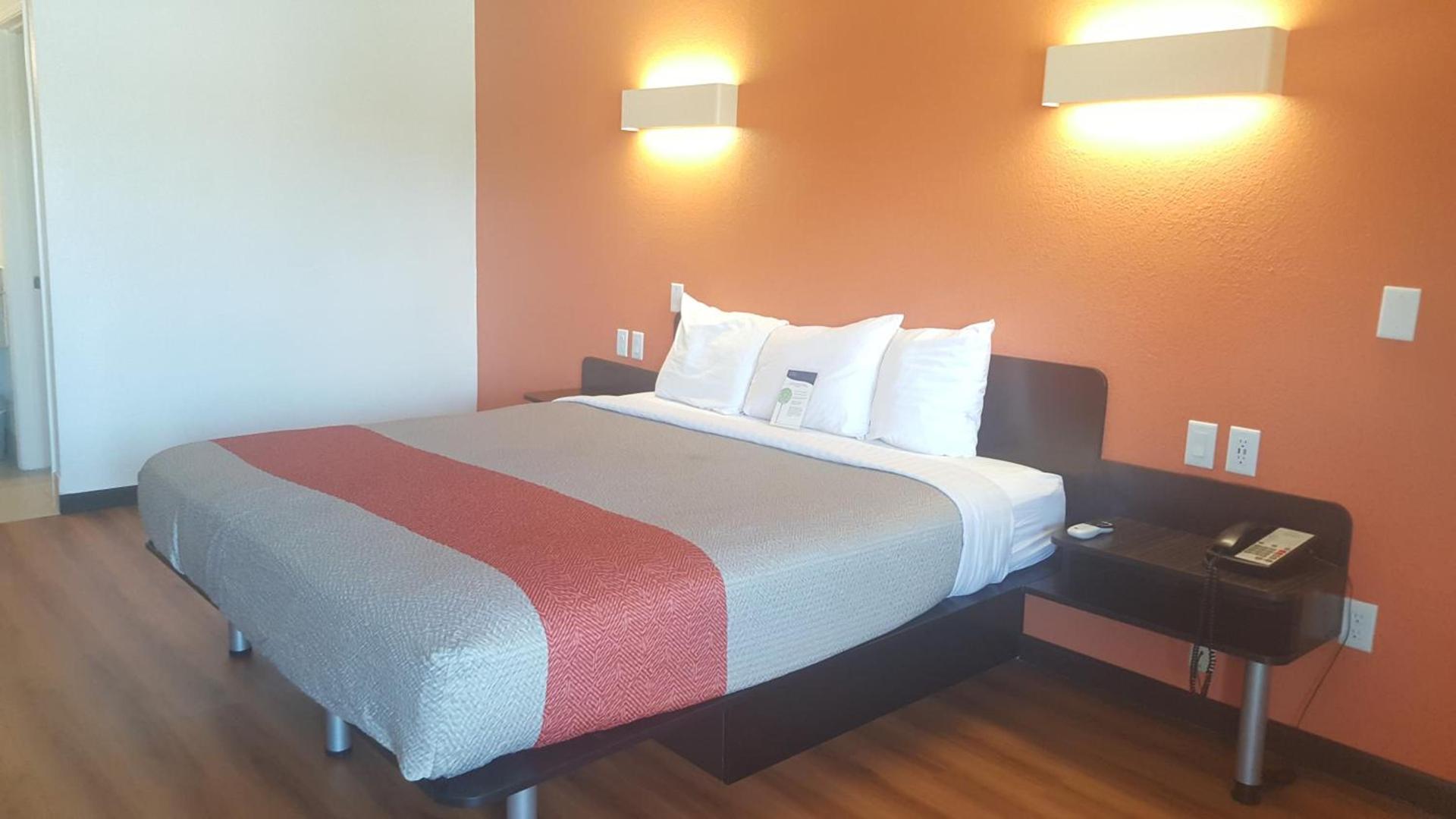 Motel 6-Columbus, OH - OSU photo 29