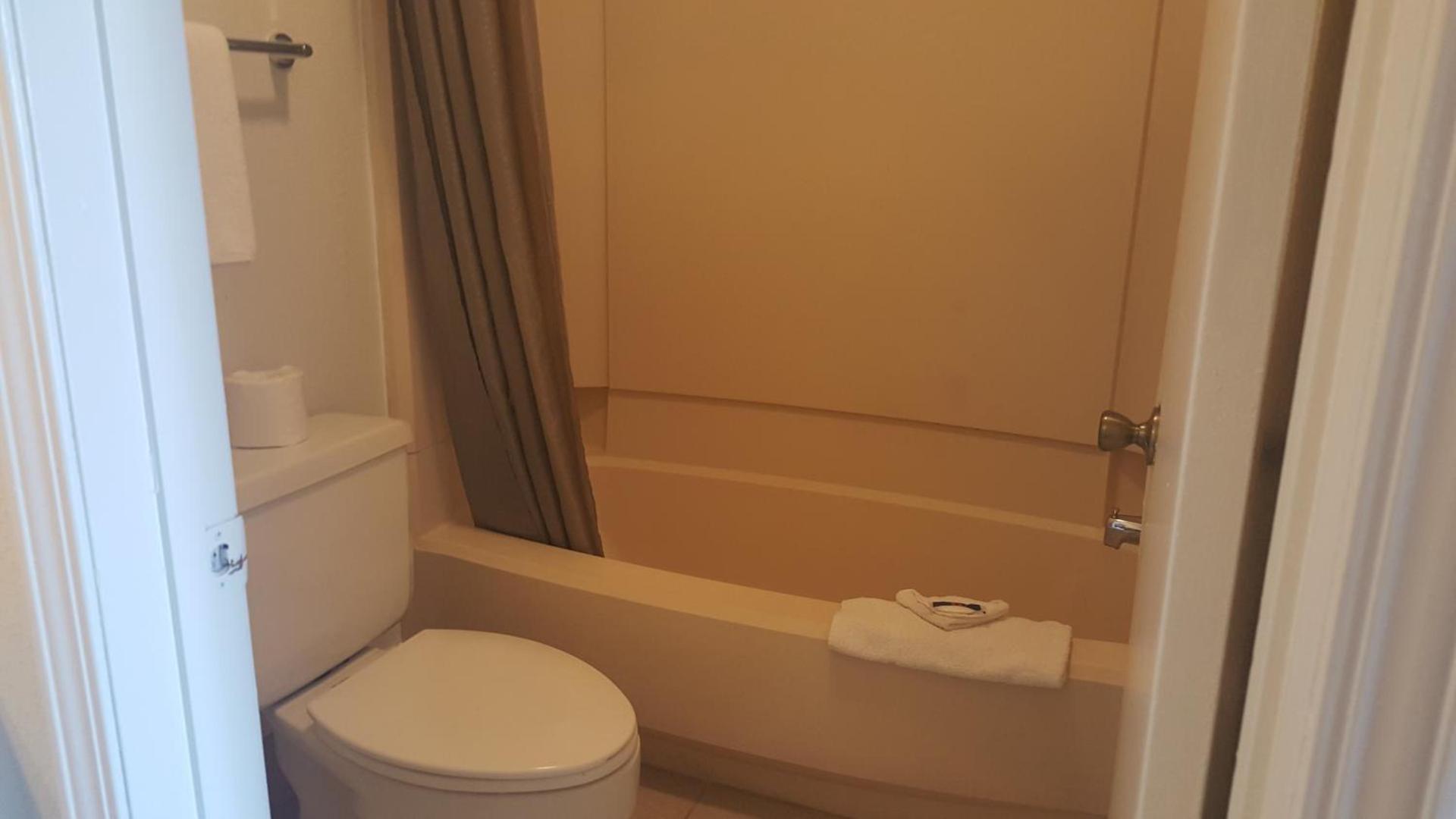 Motel 6-Columbus, OH - OSU photo 33