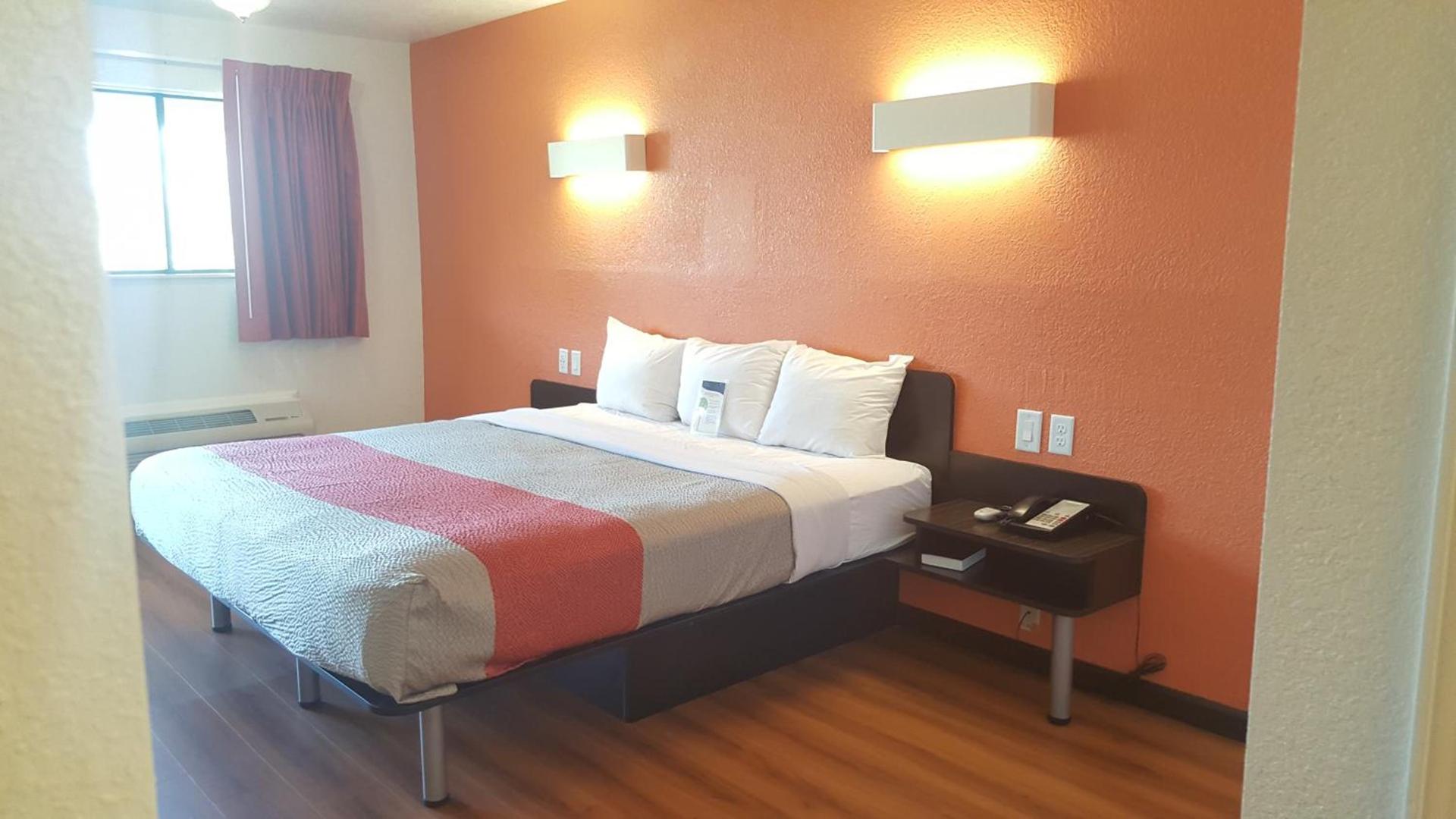 Motel 6-Columbus, OH - OSU photo 36