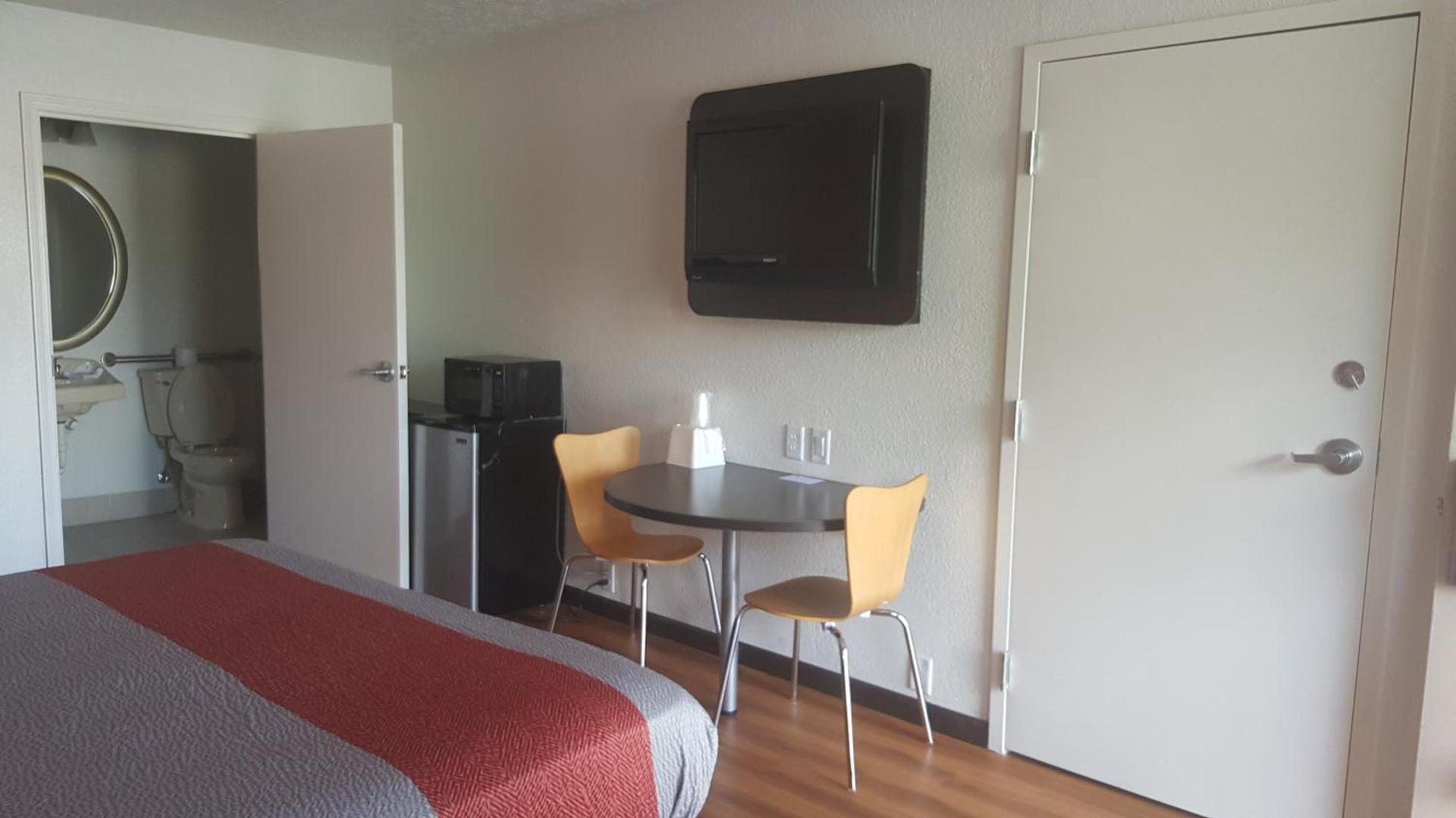 Motel 6-Columbus, OH - OSU photo 52