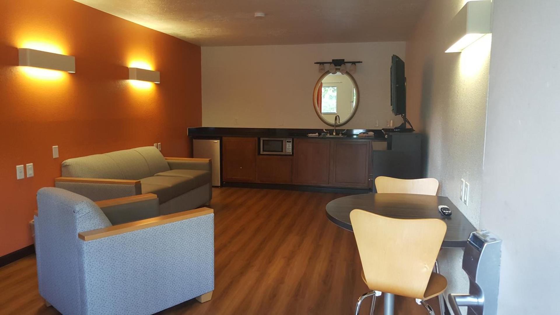 Motel 6-Columbus, OH - OSU photo 58