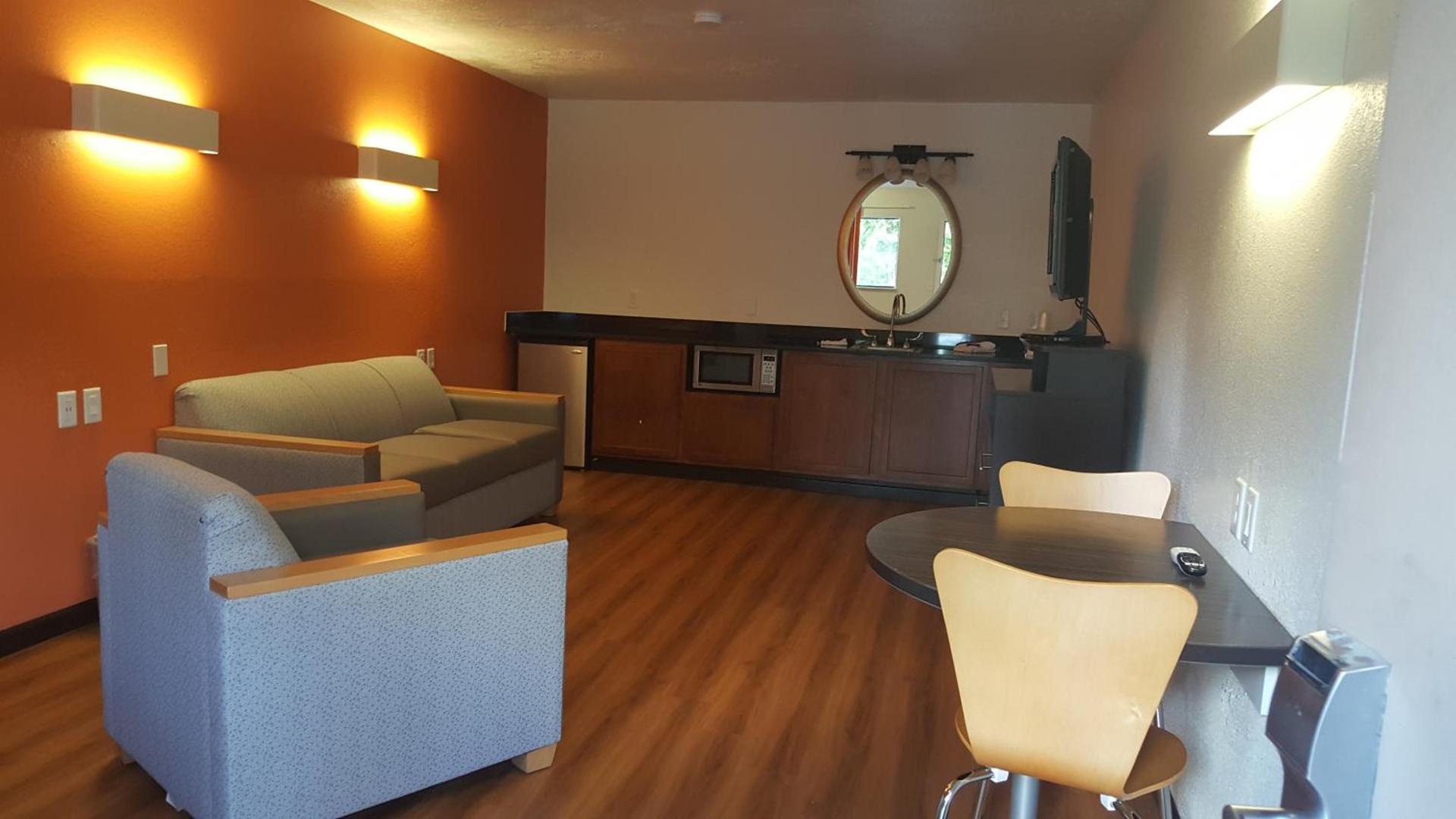 Motel 6-Columbus, OH - OSU photo 62