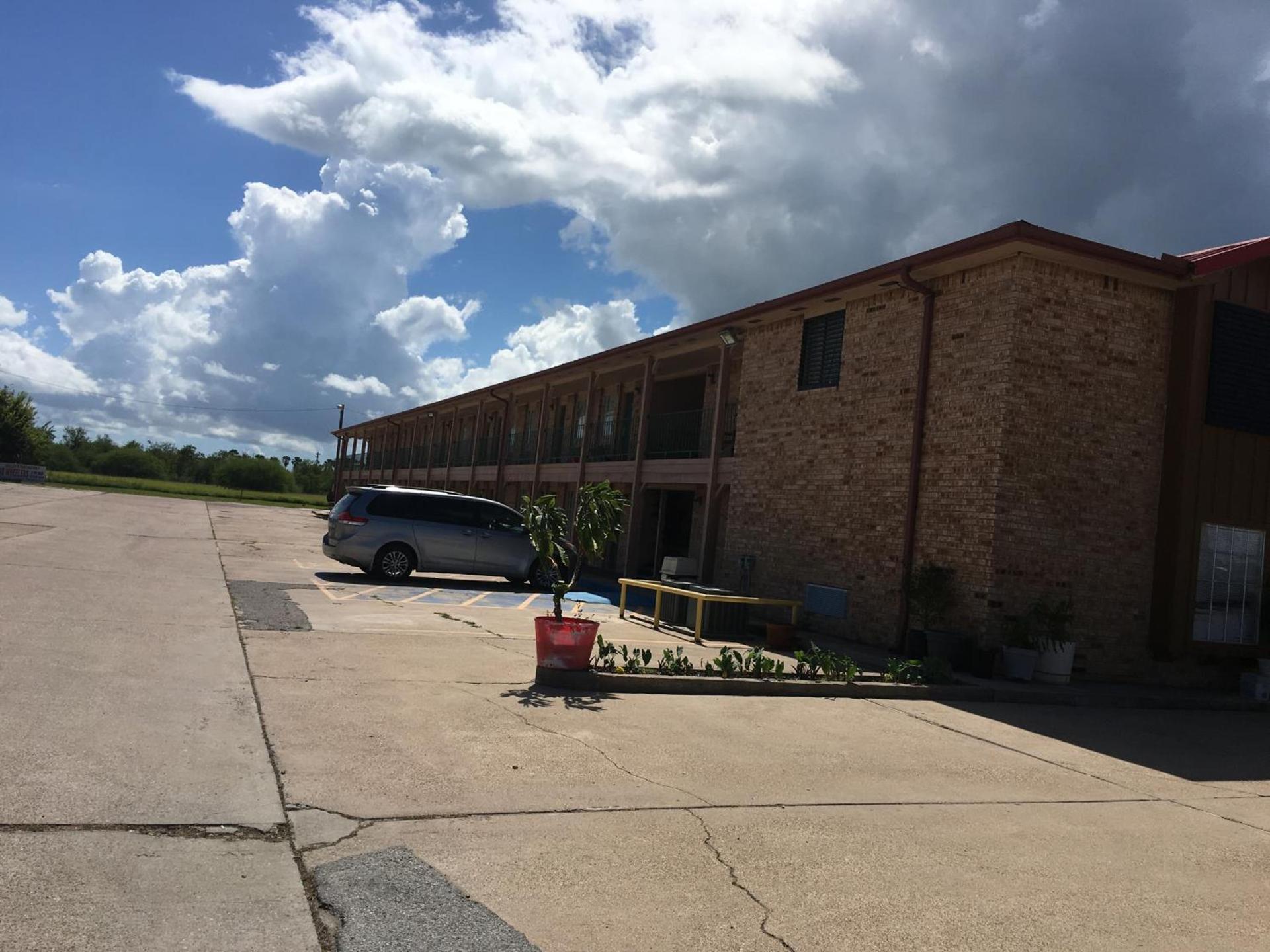 Chaparral Motel photo 7
