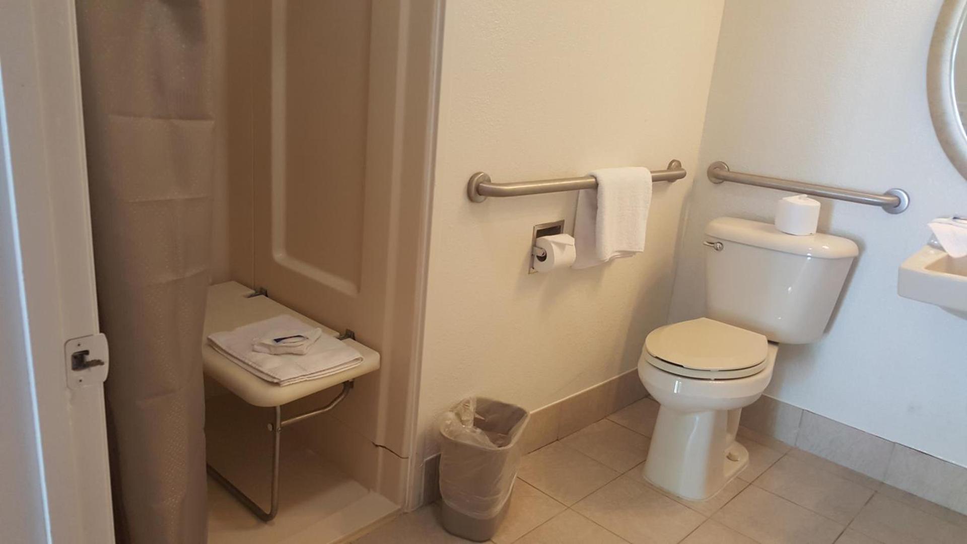 Motel 6-Columbus, OH - OSU photo 66