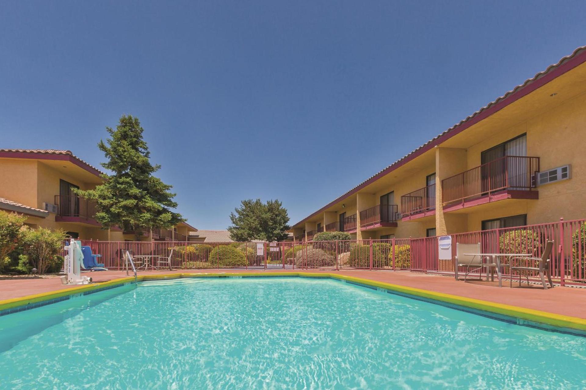 Baymont by Wyndham Tehachapi photo 18