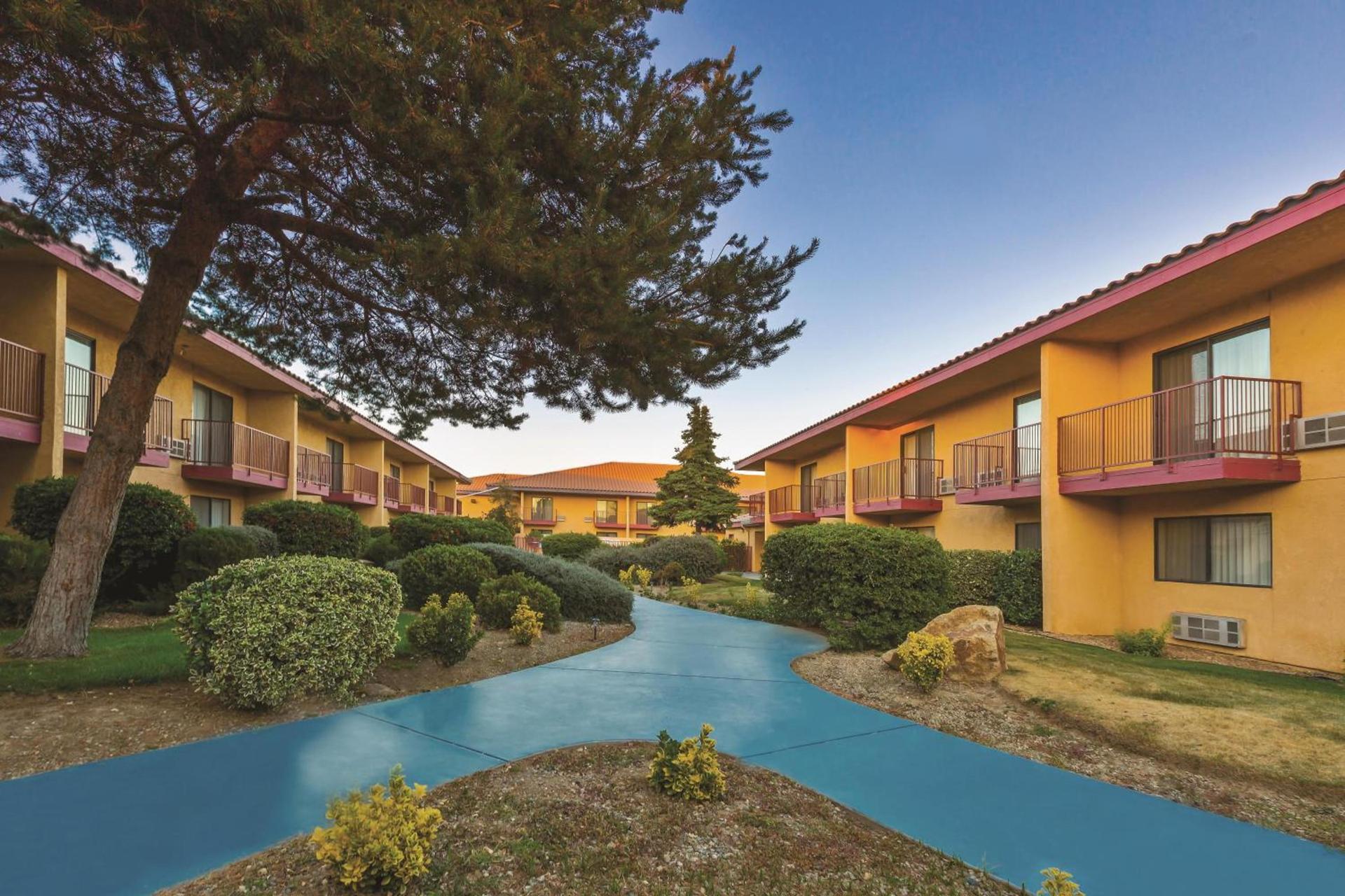 Baymont by Wyndham Tehachapi photo 16