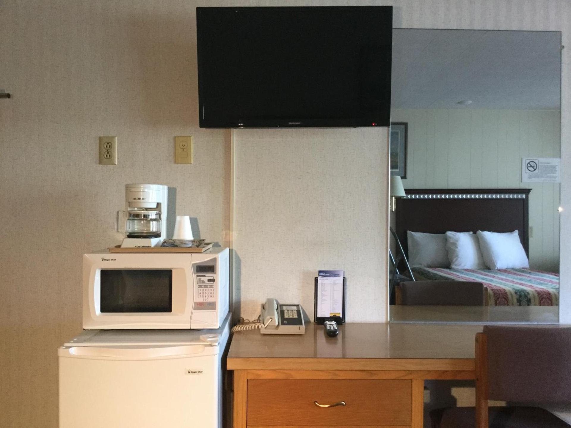 Inn Town Motel photo 10