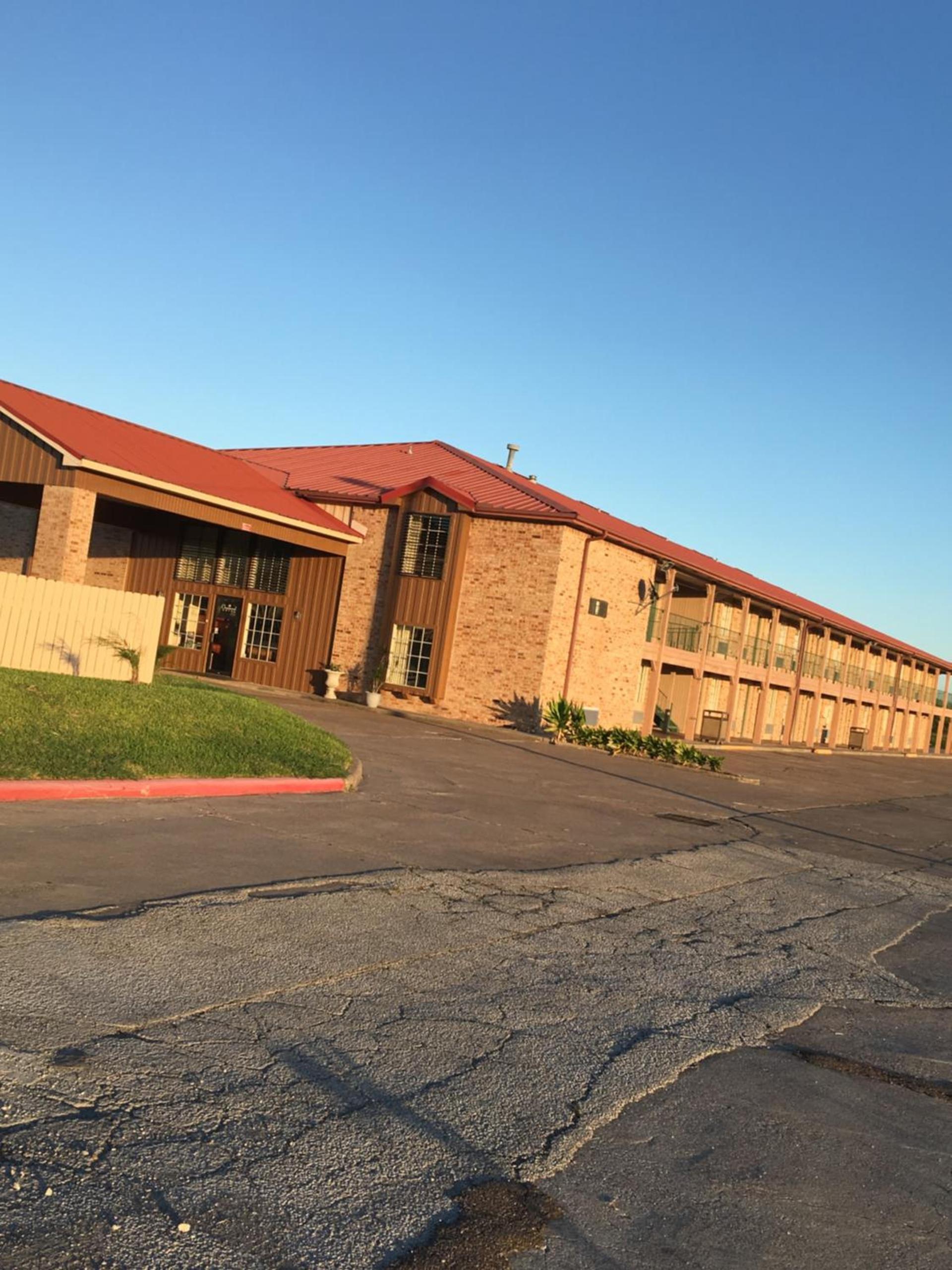 Chaparral Motel photo 9