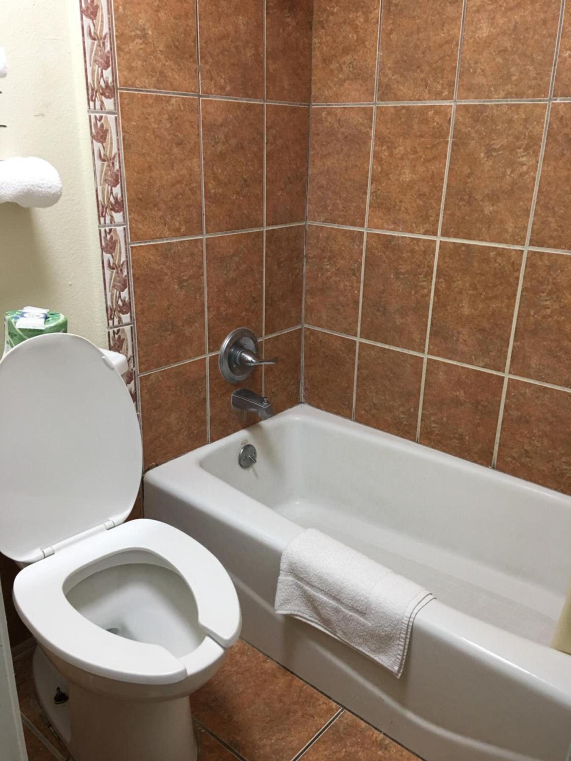 Chaparral Motel photo 38