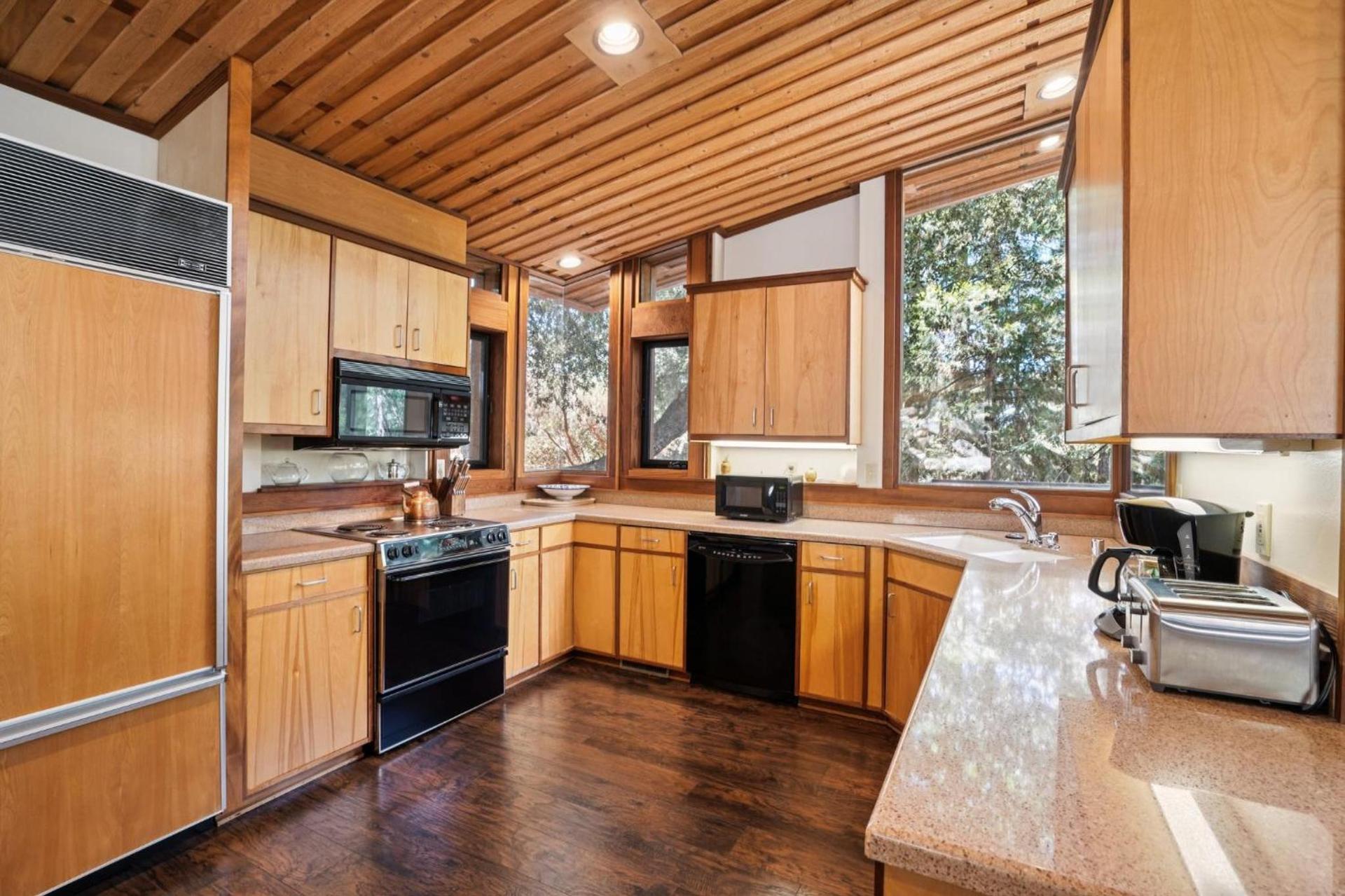 Idyllwild Realty Vacations photo 28