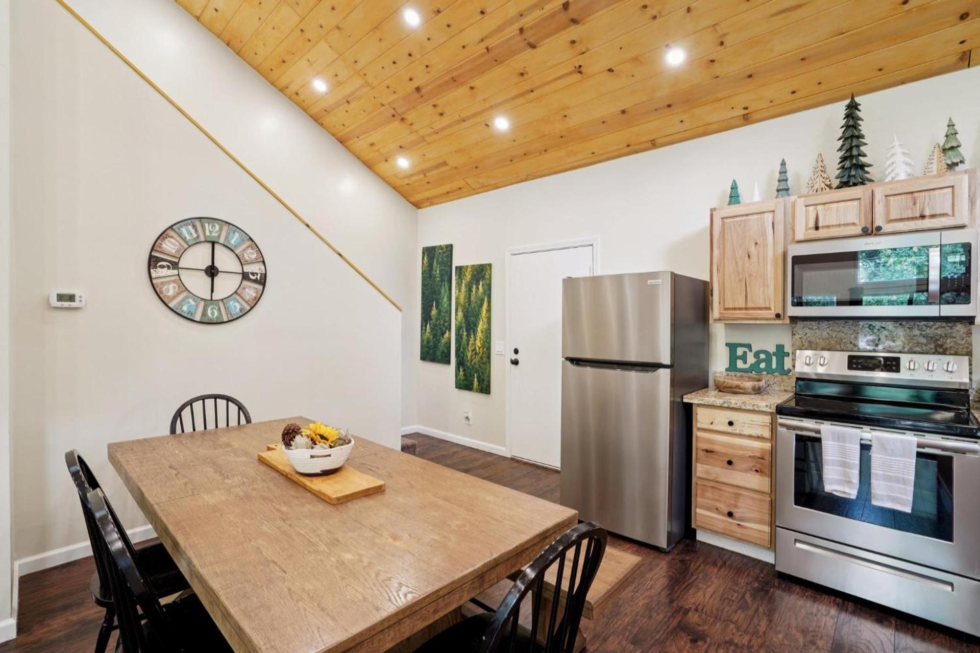 Idyllwild Realty Vacations photo 25