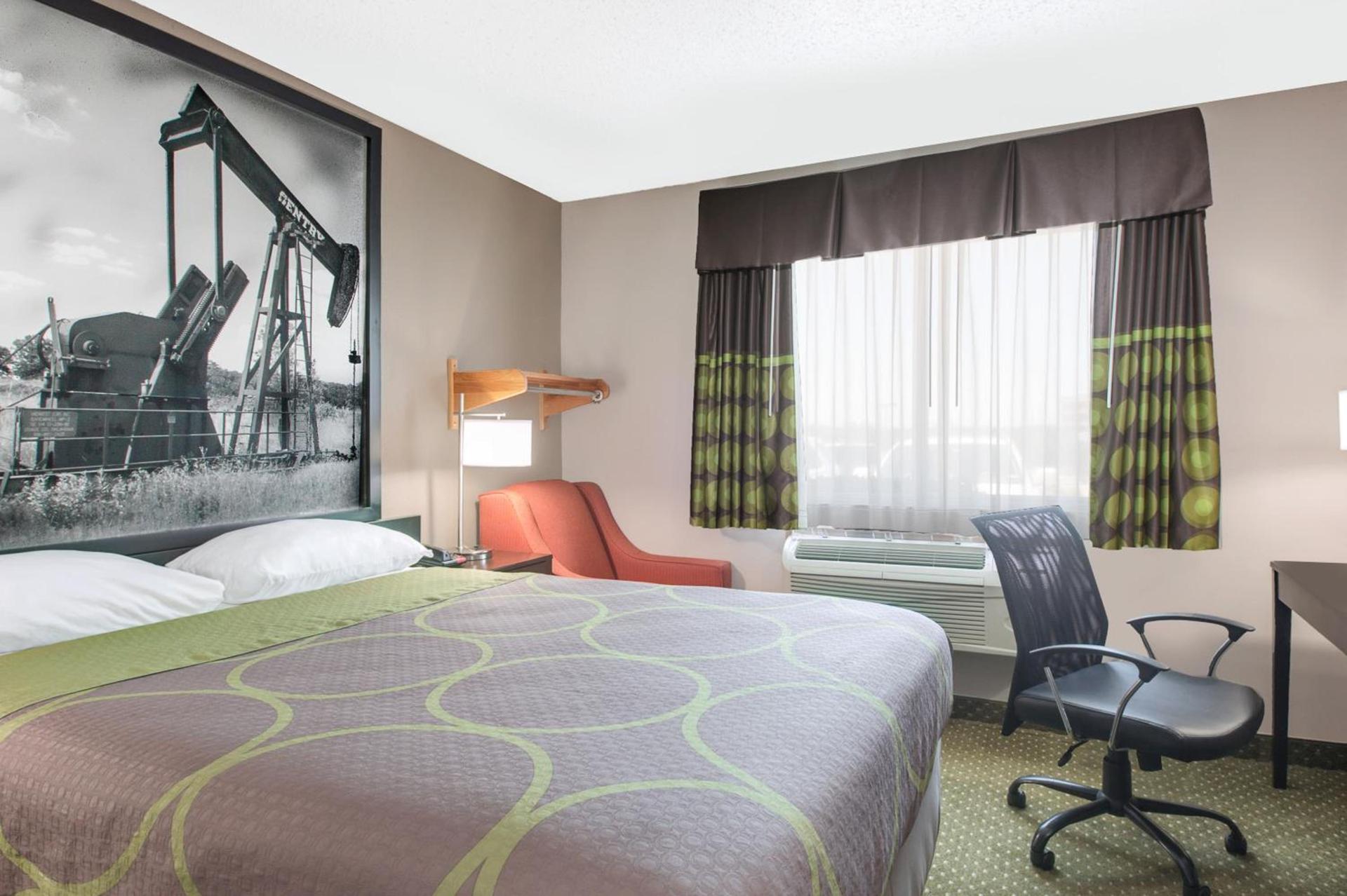 Super 8 by Wyndham Bedford DFW Airport West photo 34