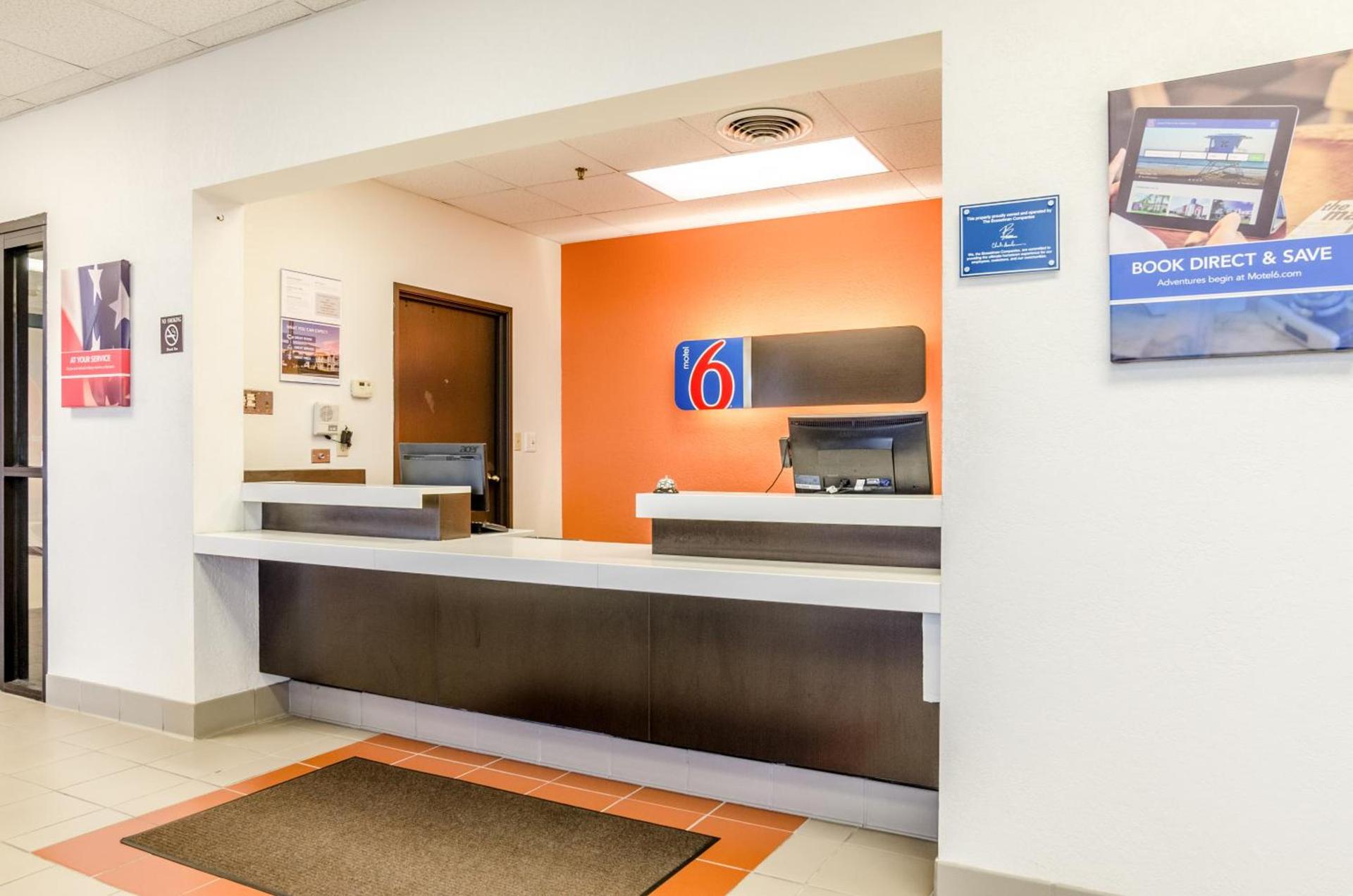 Motel 6-York, NE photo 9