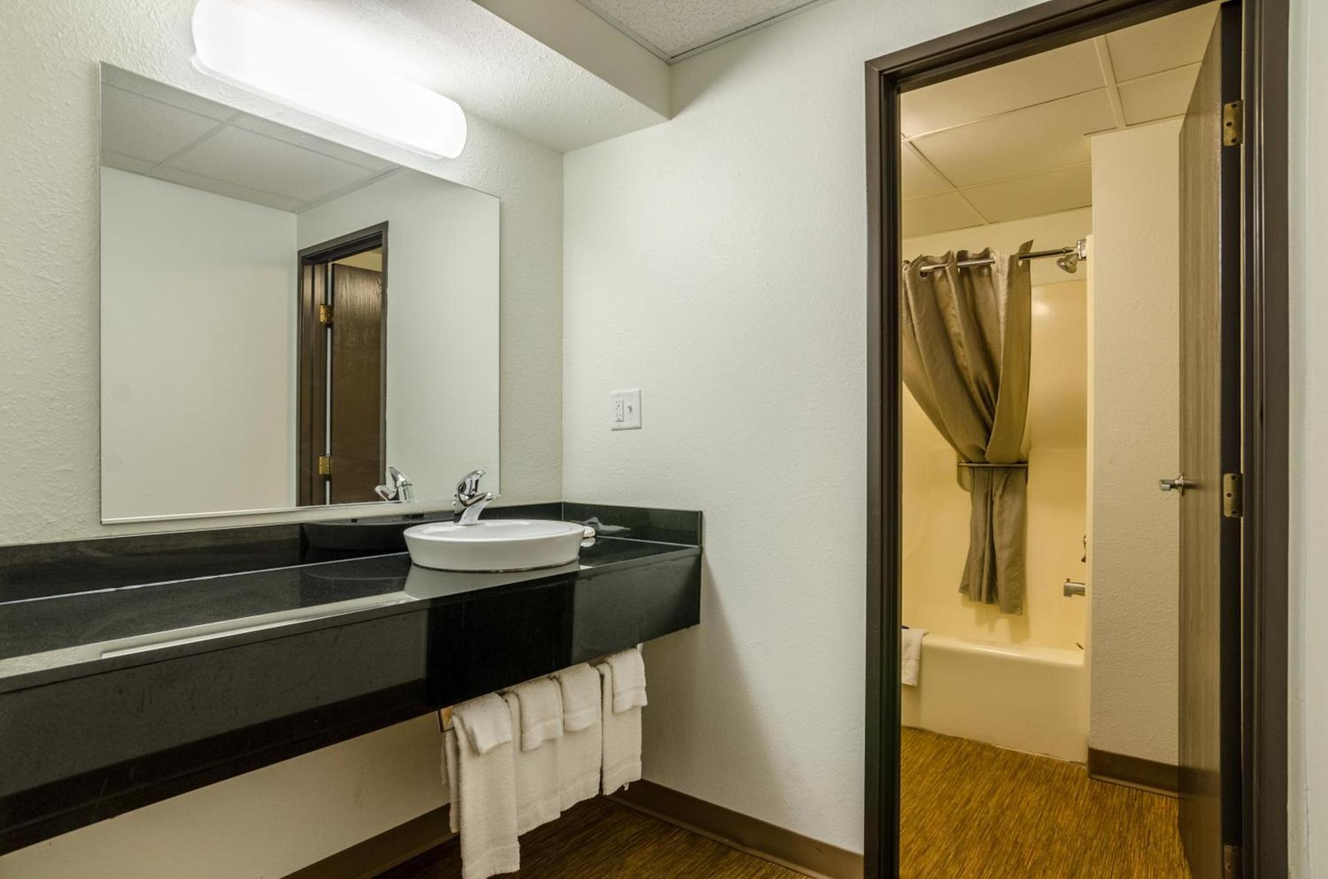 Motel 6-York, NE photo 36