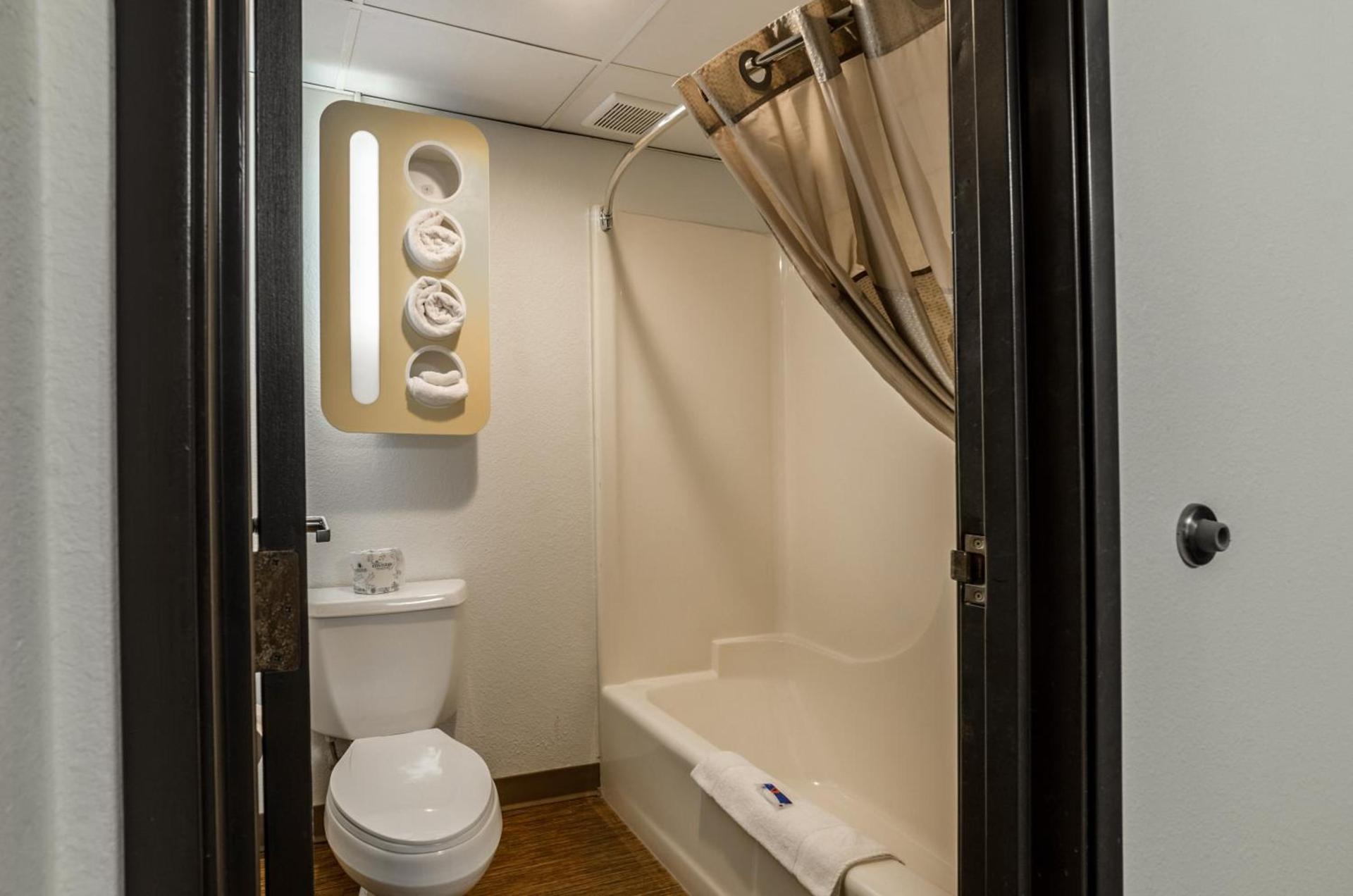 Motel 6-York, NE photo 37