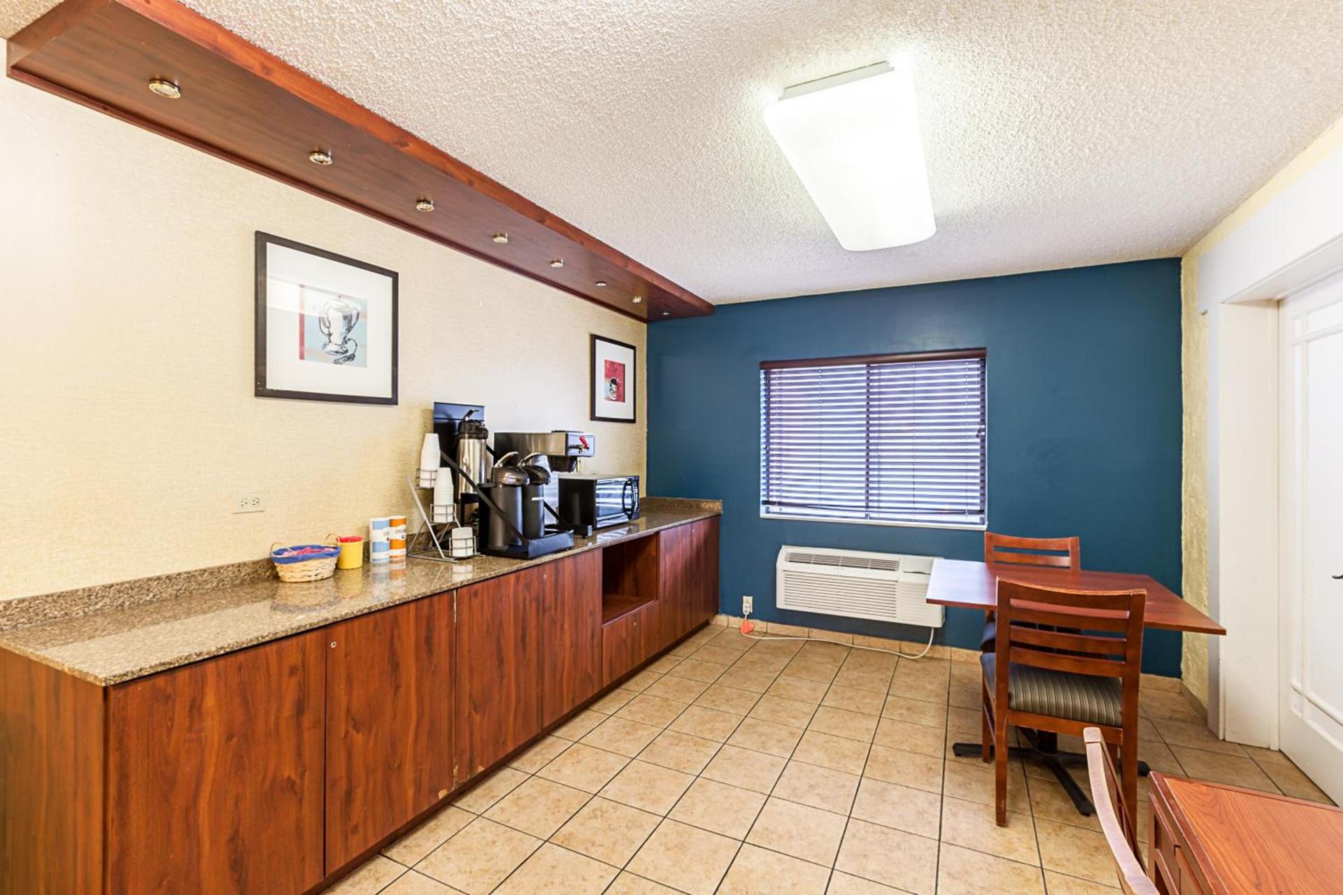 Motel 6-Milwaukee, WI - Glendale photo 30