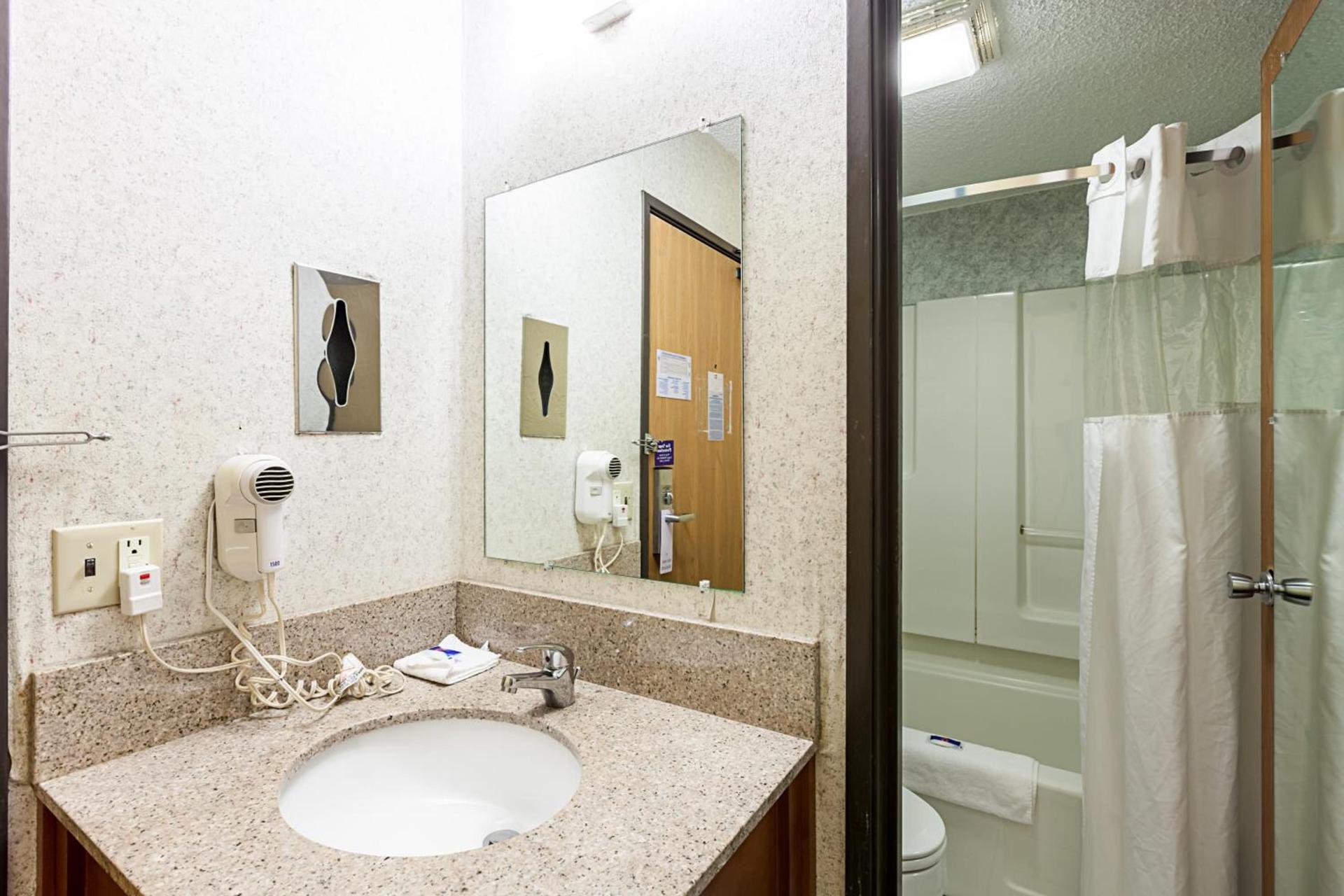 Motel 6-Milwaukee, WI - Glendale photo 34