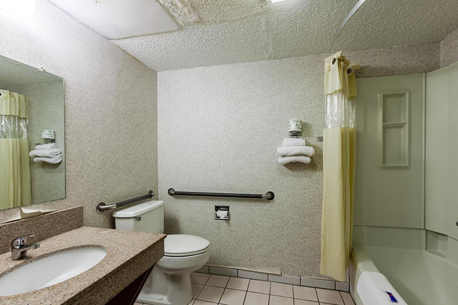 Motel 6-Milwaukee, WI - Glendale photo 35