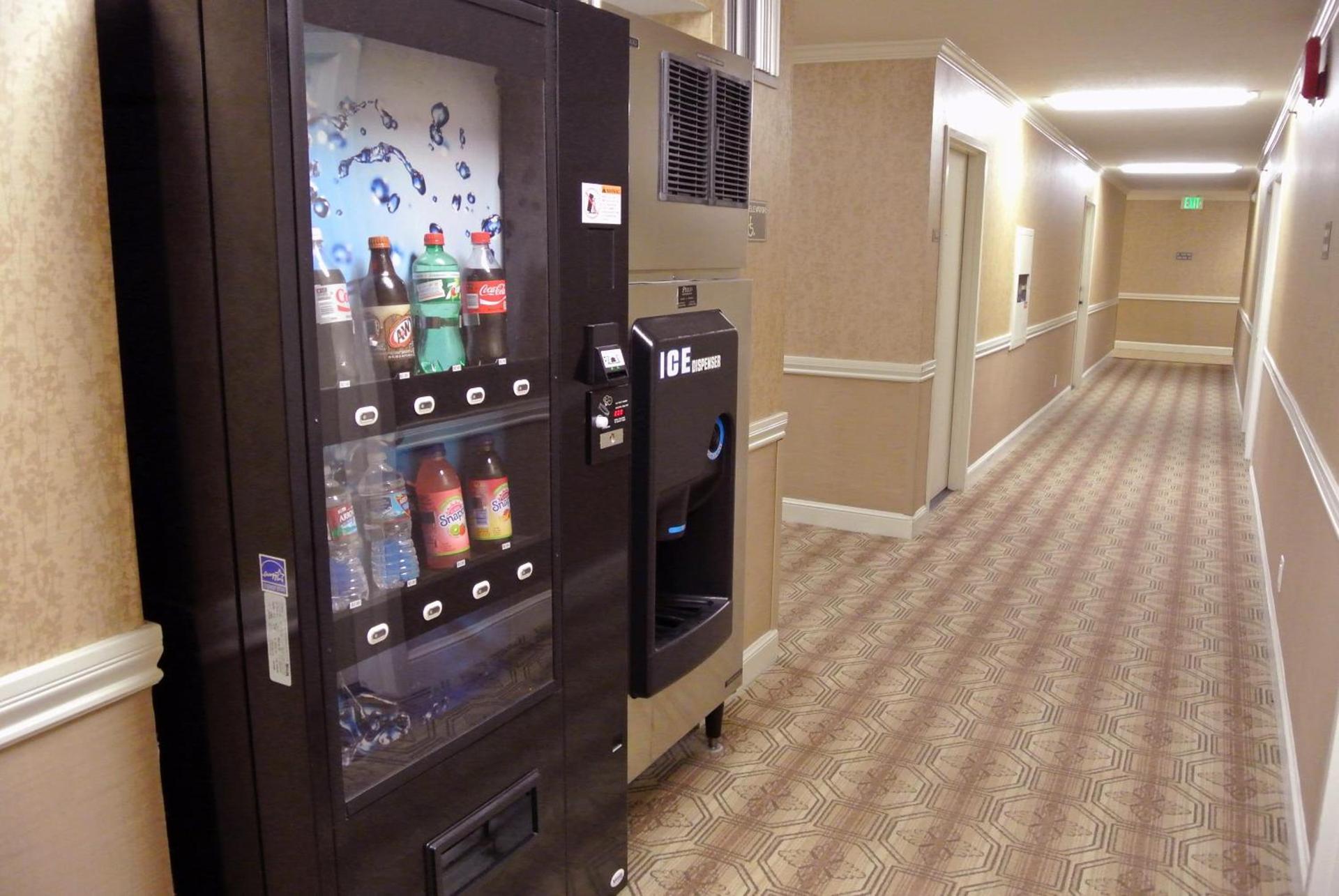 Cow Hollow Inn and Suites photo 30