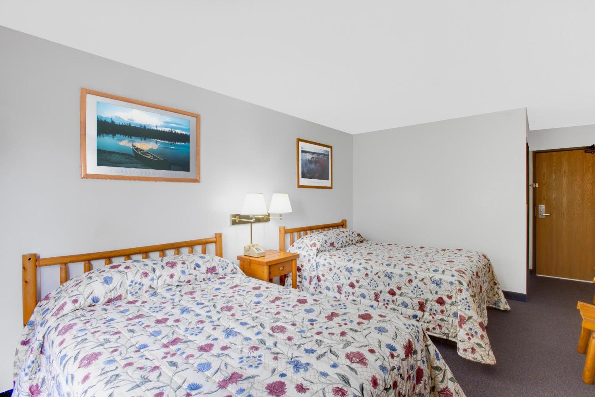 Super 8 by Wyndham Lake George/Warrensburg Area photo 27
