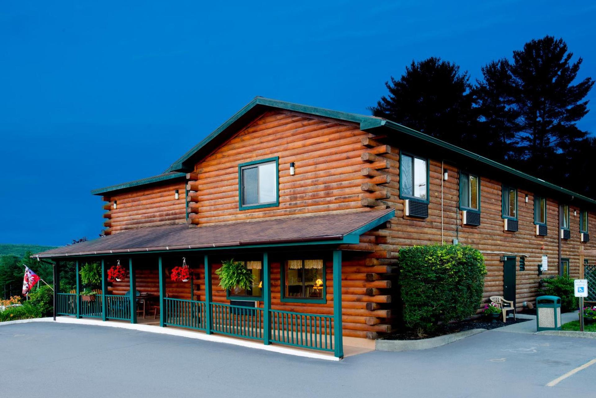 Super 8 by Wyndham Lake George/Warrensburg Area photo 25