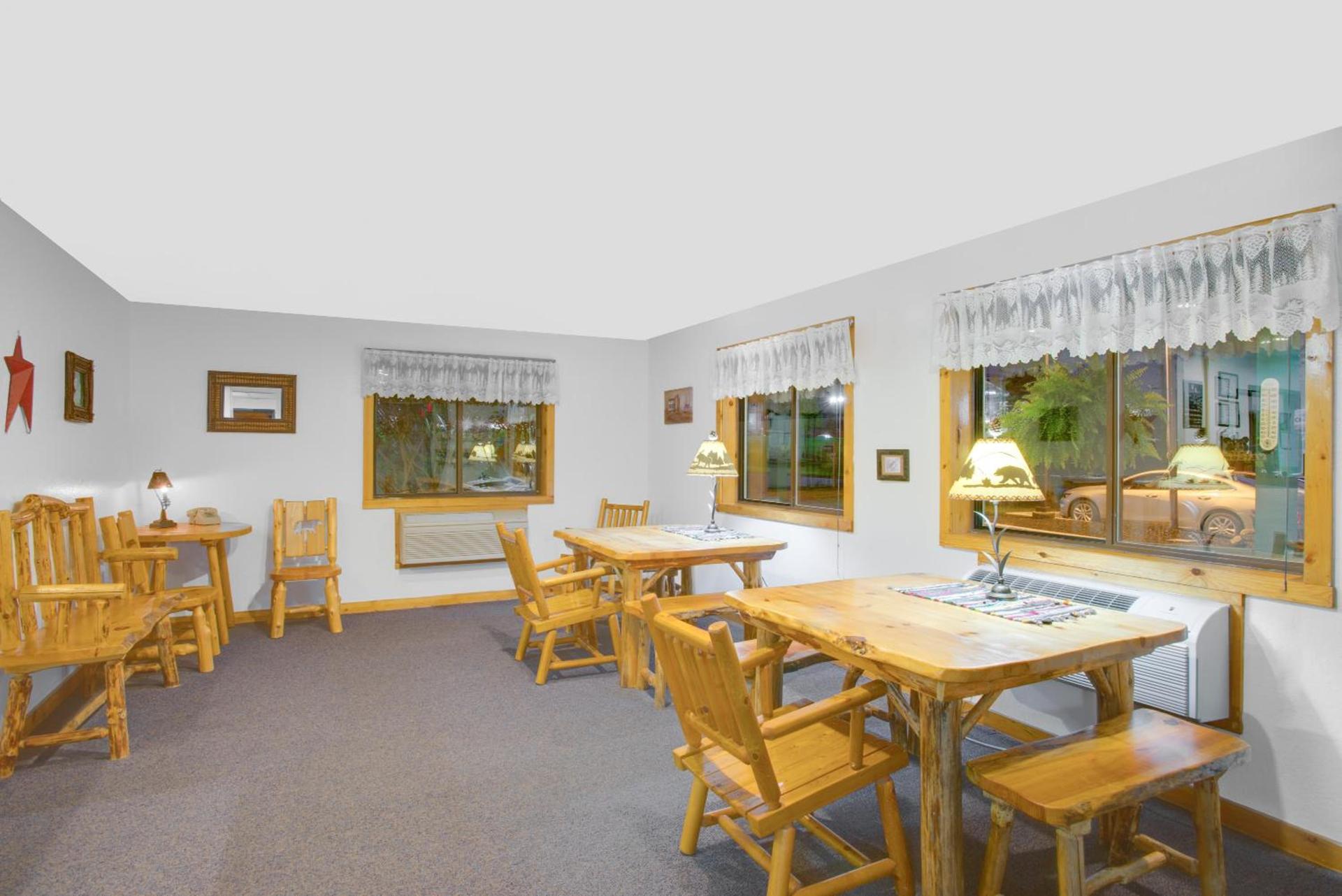 Super 8 by Wyndham Lake George/Warrensburg Area photo 20