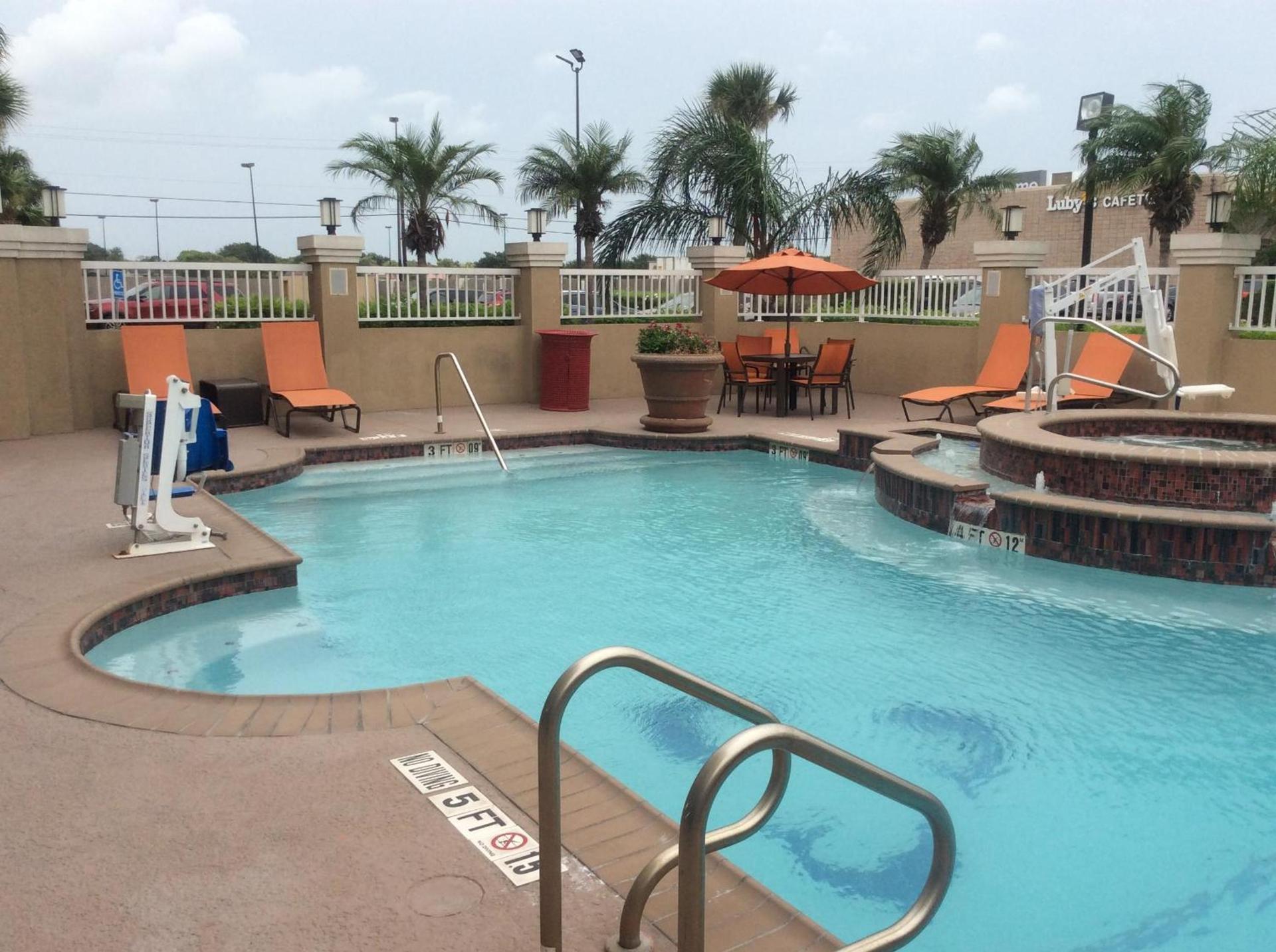 Hawthorn Extended Stay by Wyndham Corpus Christi photo 13