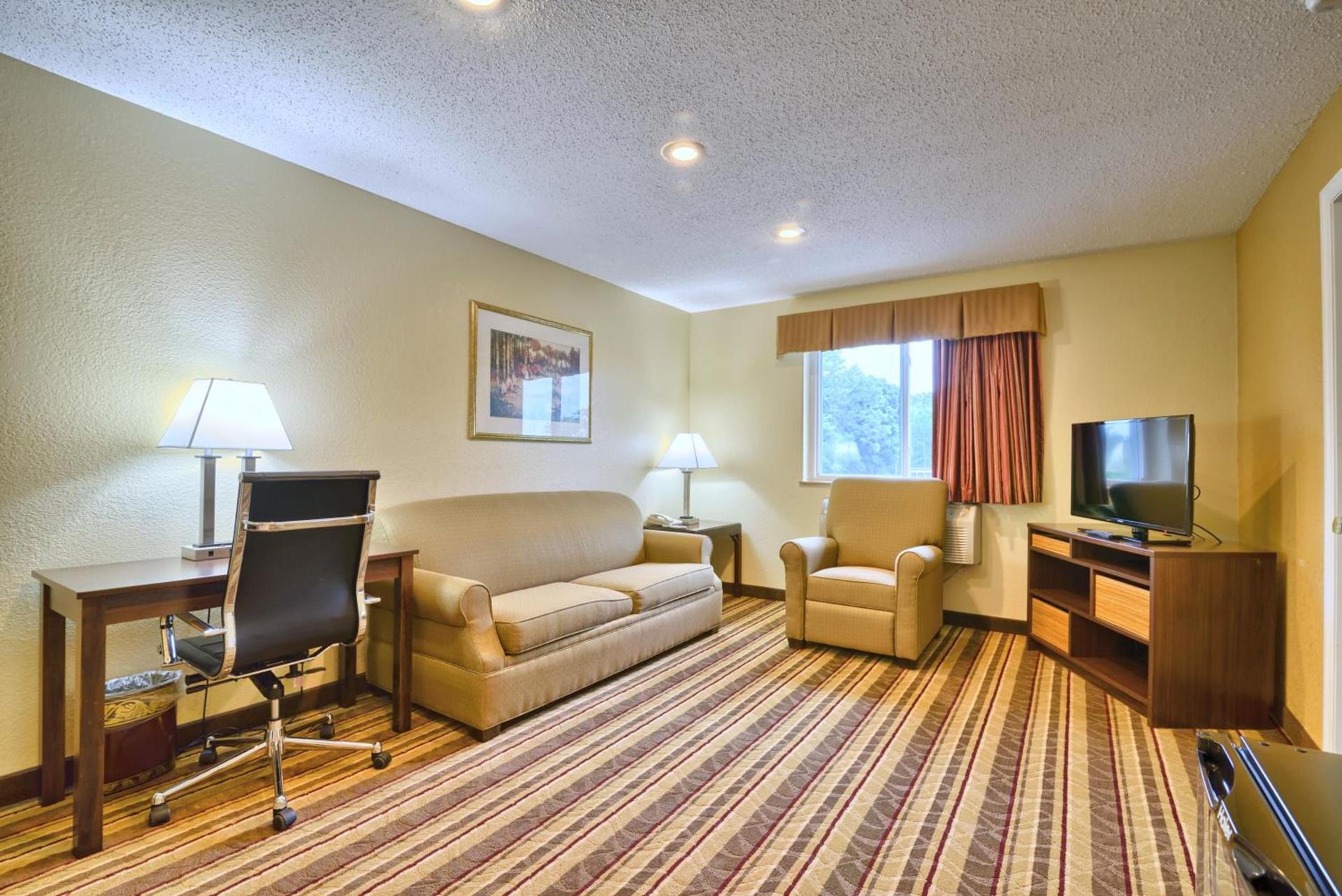 Super 8 by Wyndham Latham - Albany Airport photo 28