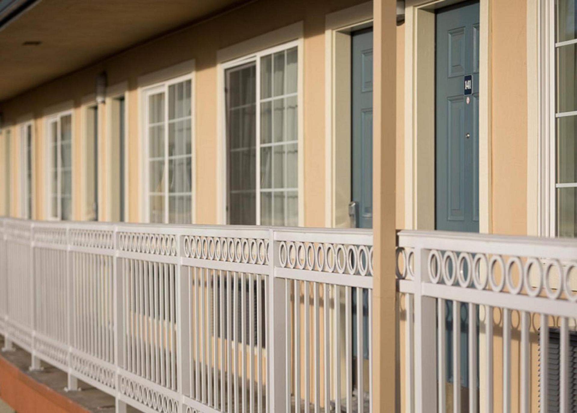 Howard Johnson By Wyndham Berkeley photo 36