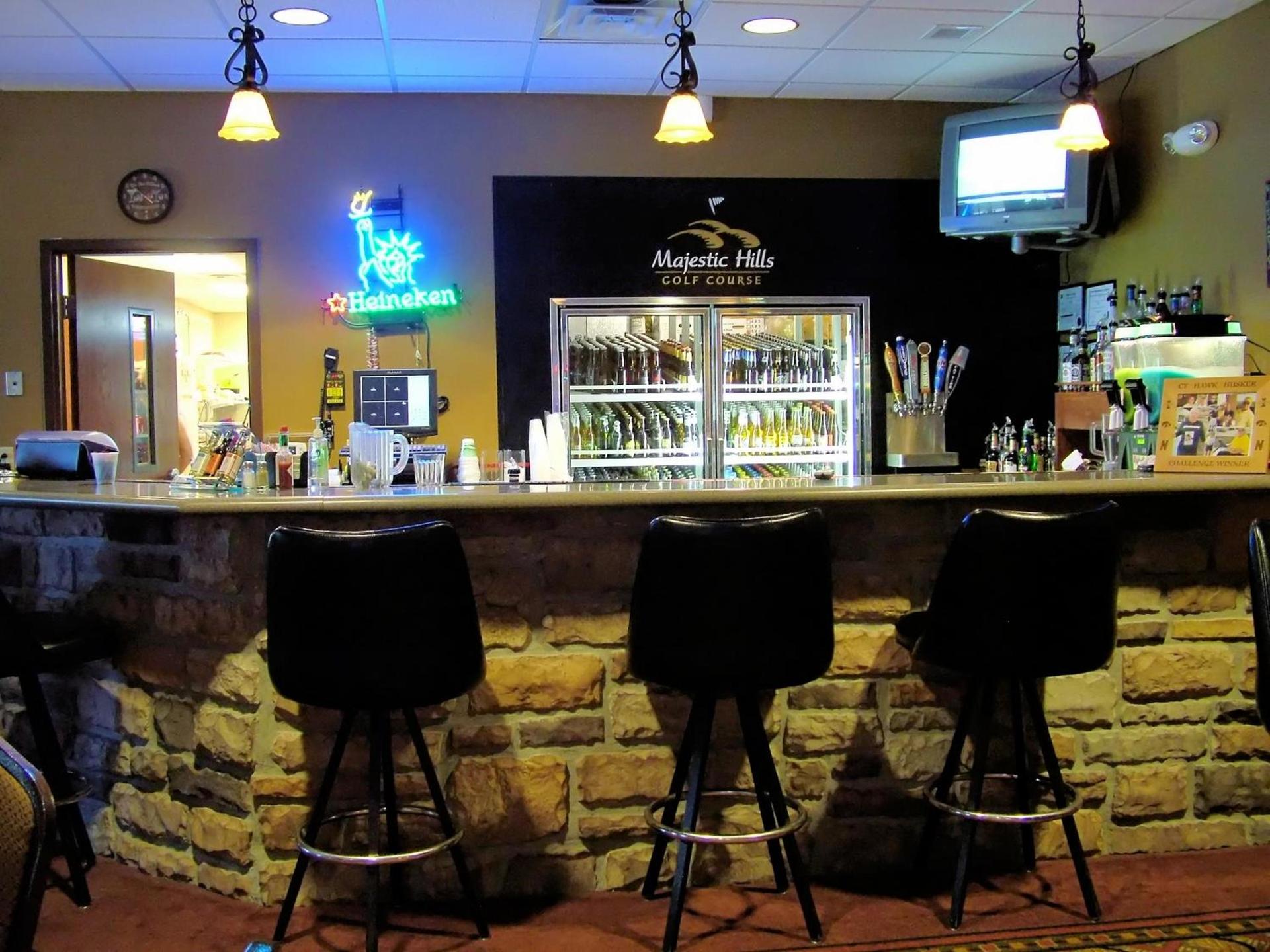 Cobblestone Inn & Suites - Denison | Majestic Hills photo 30