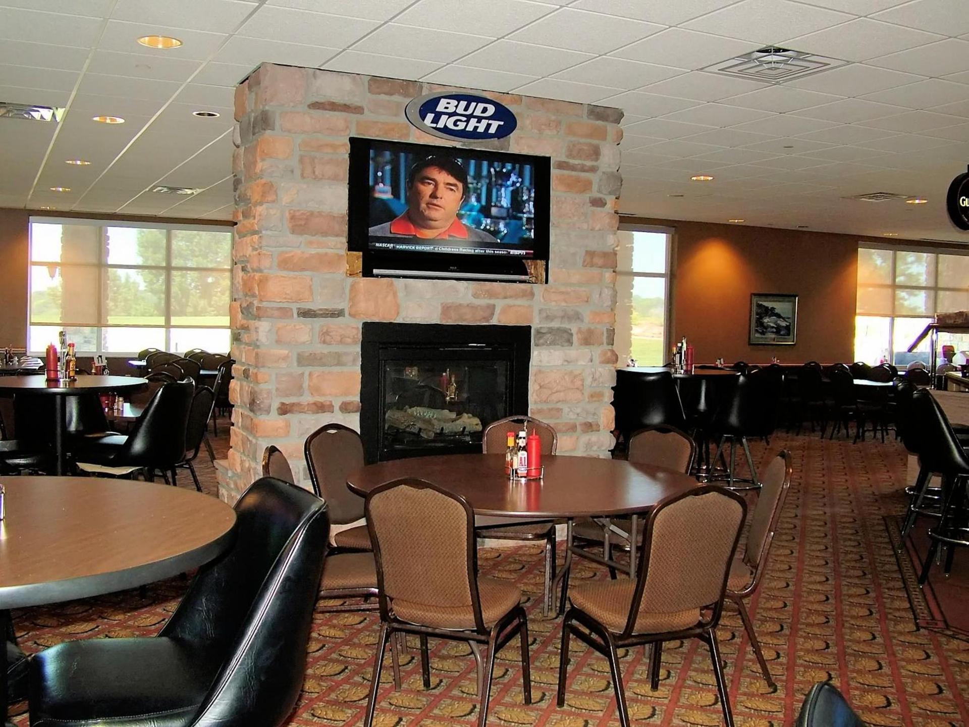 Cobblestone Inn & Suites - Denison | Majestic Hills photo 29