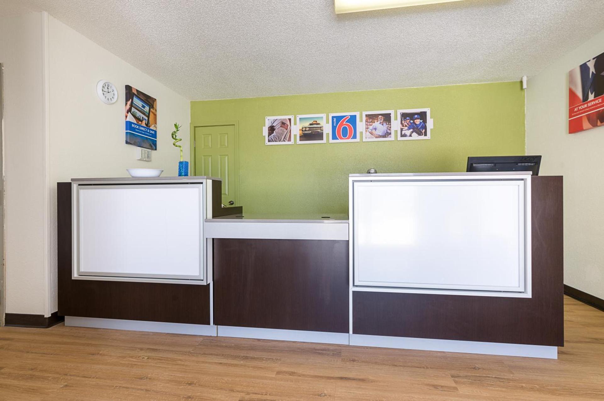 Motel 6-New Iberia, LA photo 2