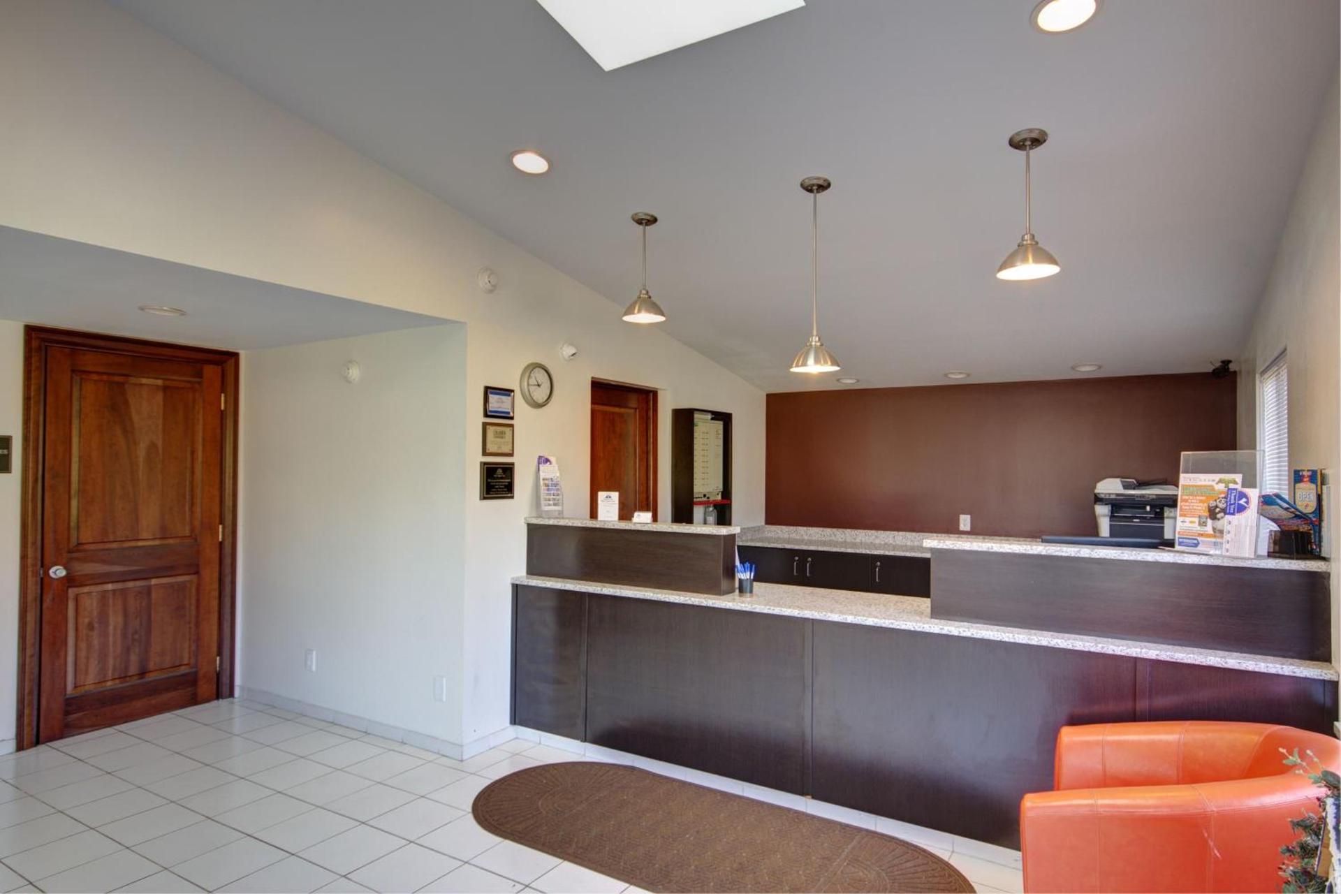 Americas Best Value Inn Heath-Newark photo 4