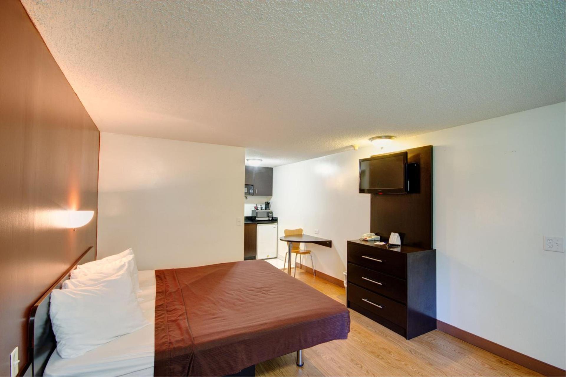 Americas Best Value Inn Heath-Newark photo 18