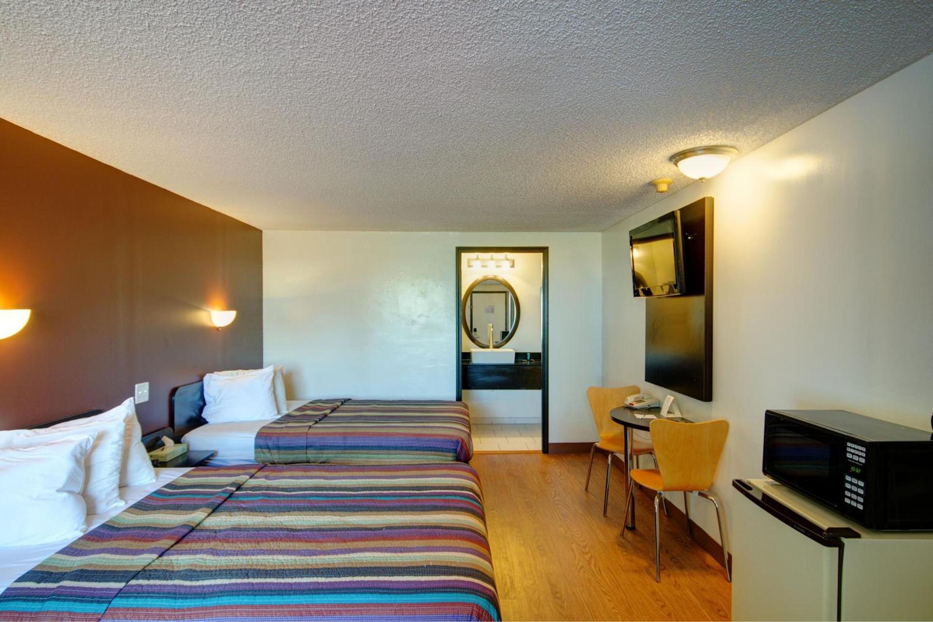 Americas Best Value Inn Heath-Newark photo 16