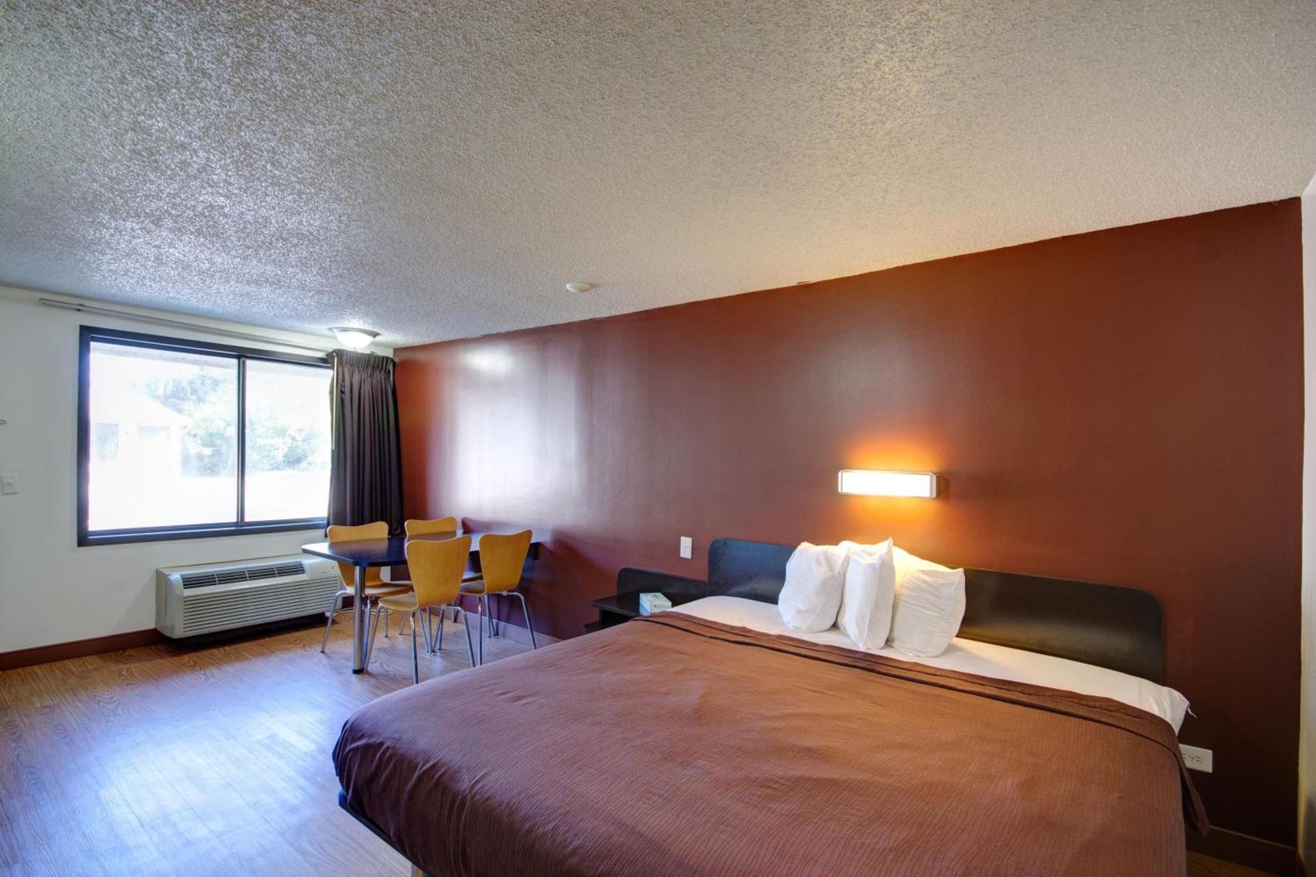 Americas Best Value Inn Heath-Newark photo 15