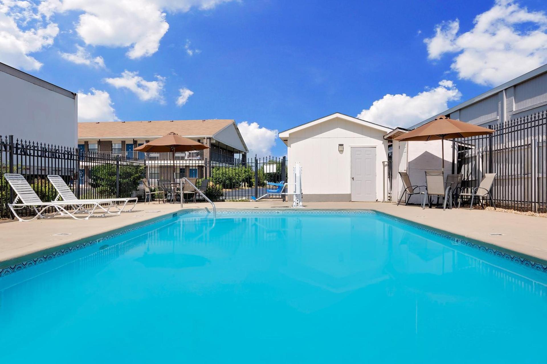 Days Inn by Wyndham Demopolis photo 35