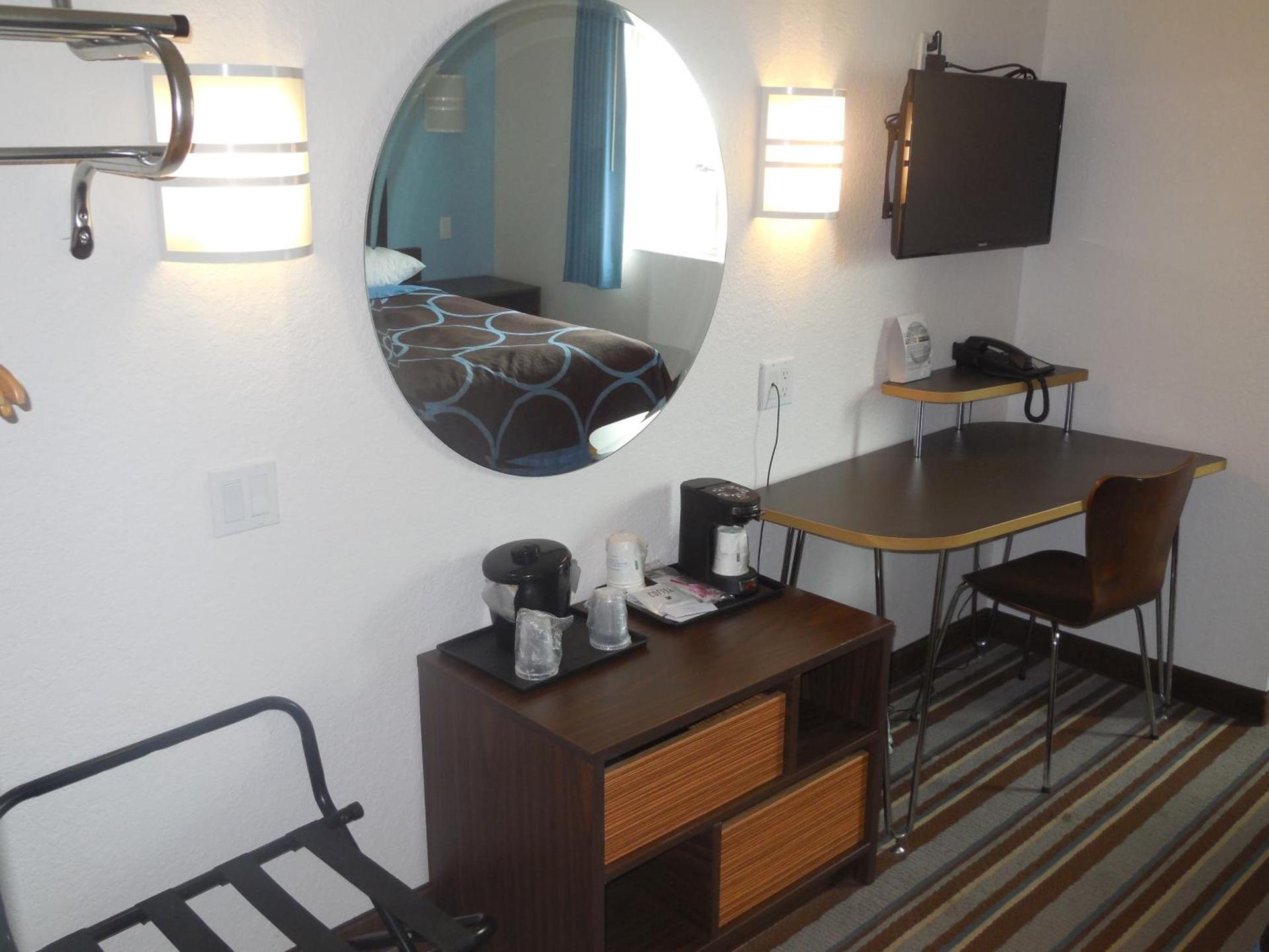 Super 8 by Wyndham Sault Ste. Marie photo 22