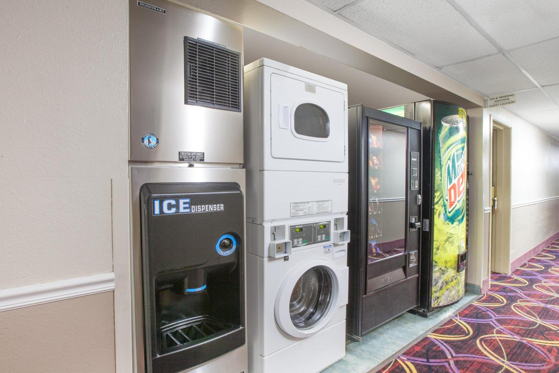 Super 8 by Wyndham Natchitoches photo 39