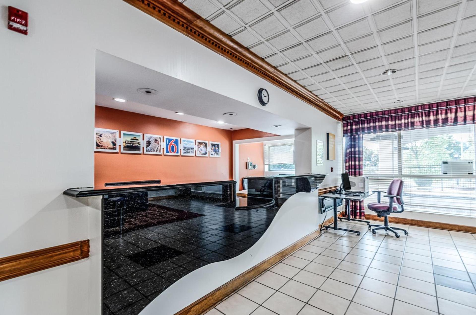 Motel 6-Dumfries, VA photo 9