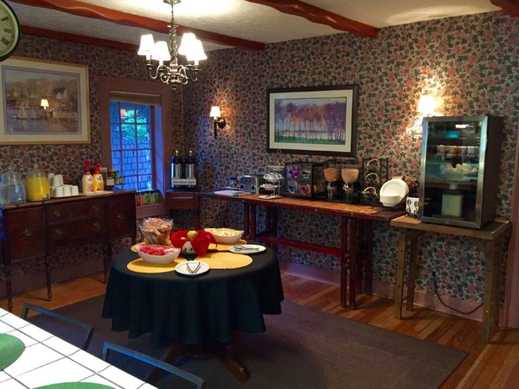Strawberry Valley Inn photo 20