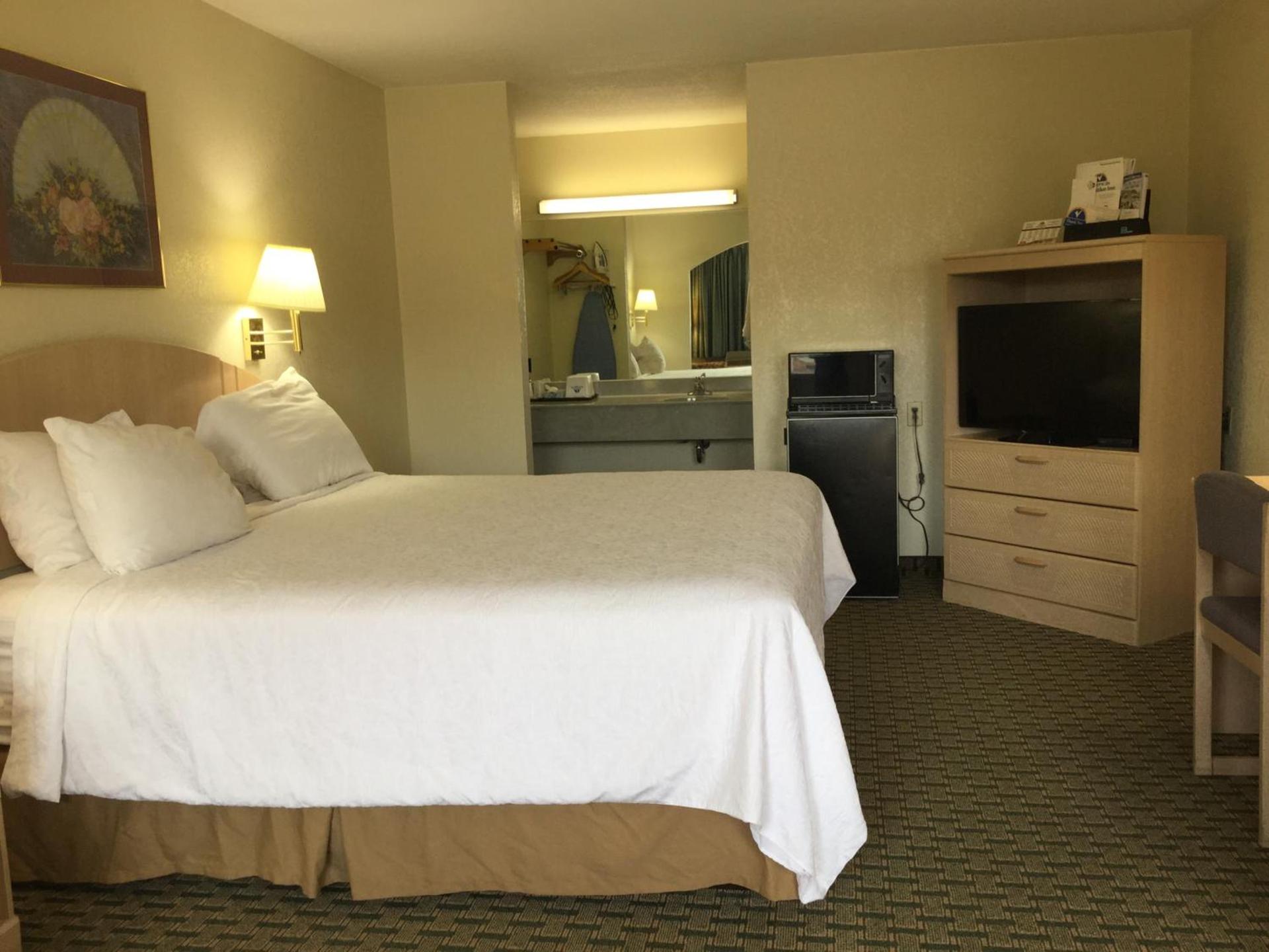 Americas Best Value Inn Cabot photo 6