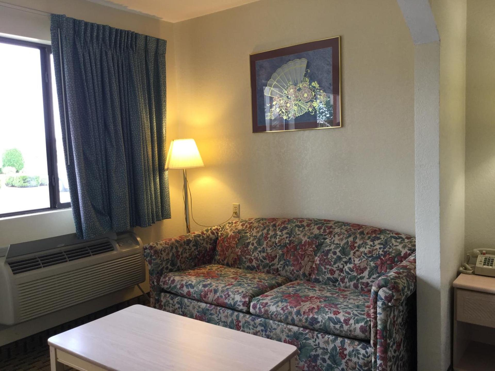 Americas Best Value Inn Cabot photo 8