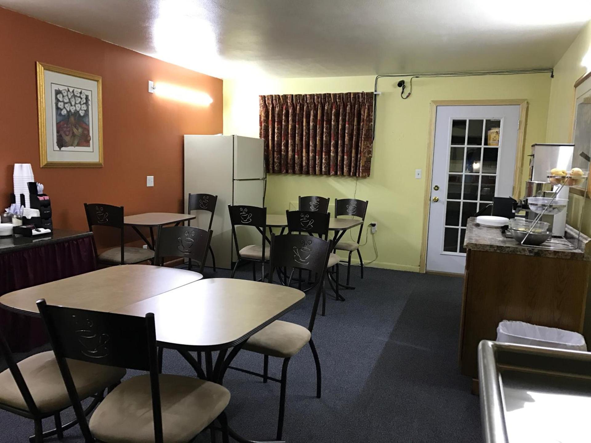 Shamrock Country Inn photo 28