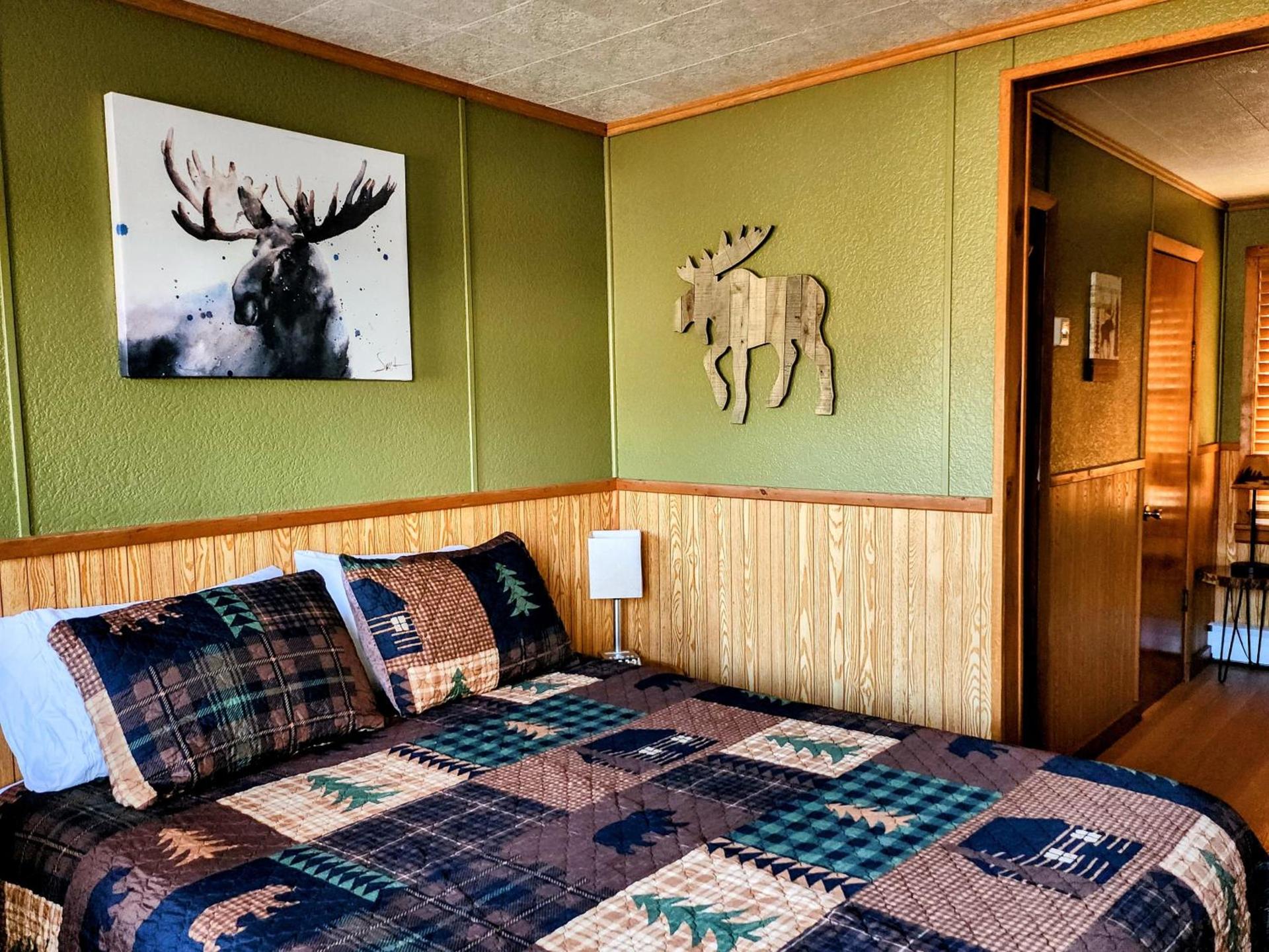 Maple Grove Lodging photo 25