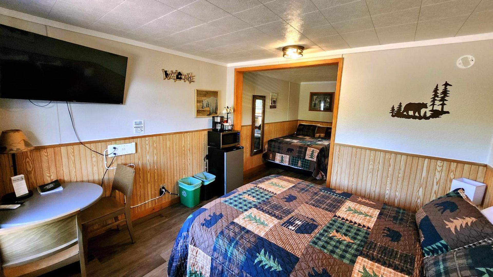 Maple Grove Lodging photo 3